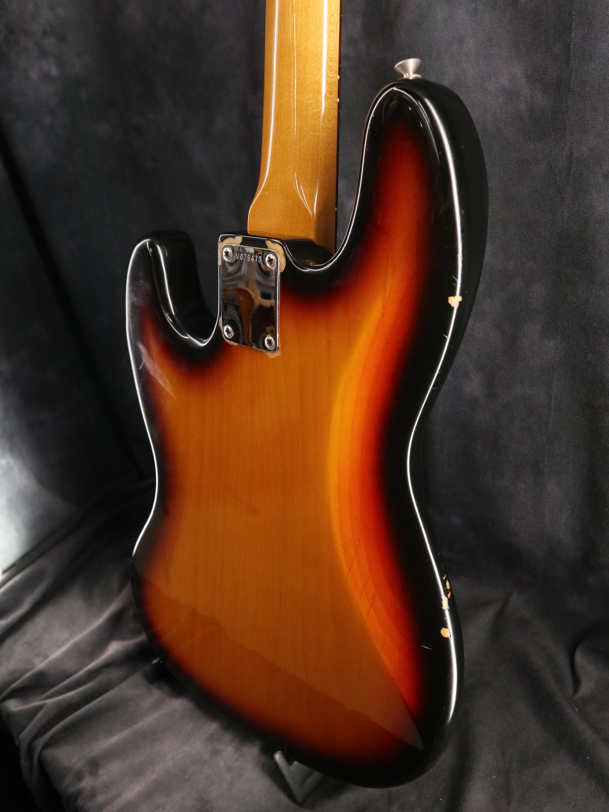 1995 Fender USA American Vintage ‘62 Jazz Bass Stack Knob