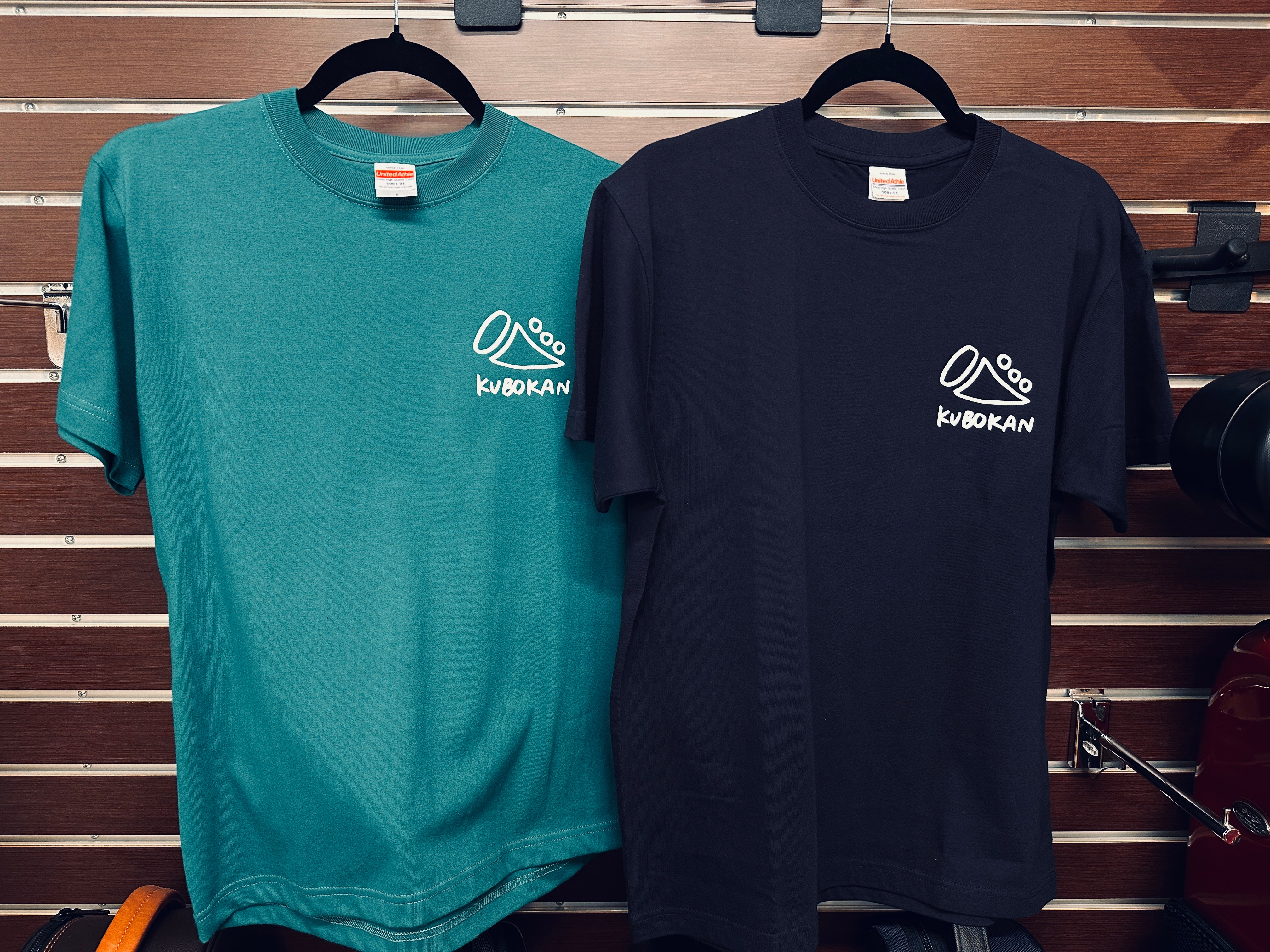 Camiseta original de TC Instruments «Kubokan Logo»