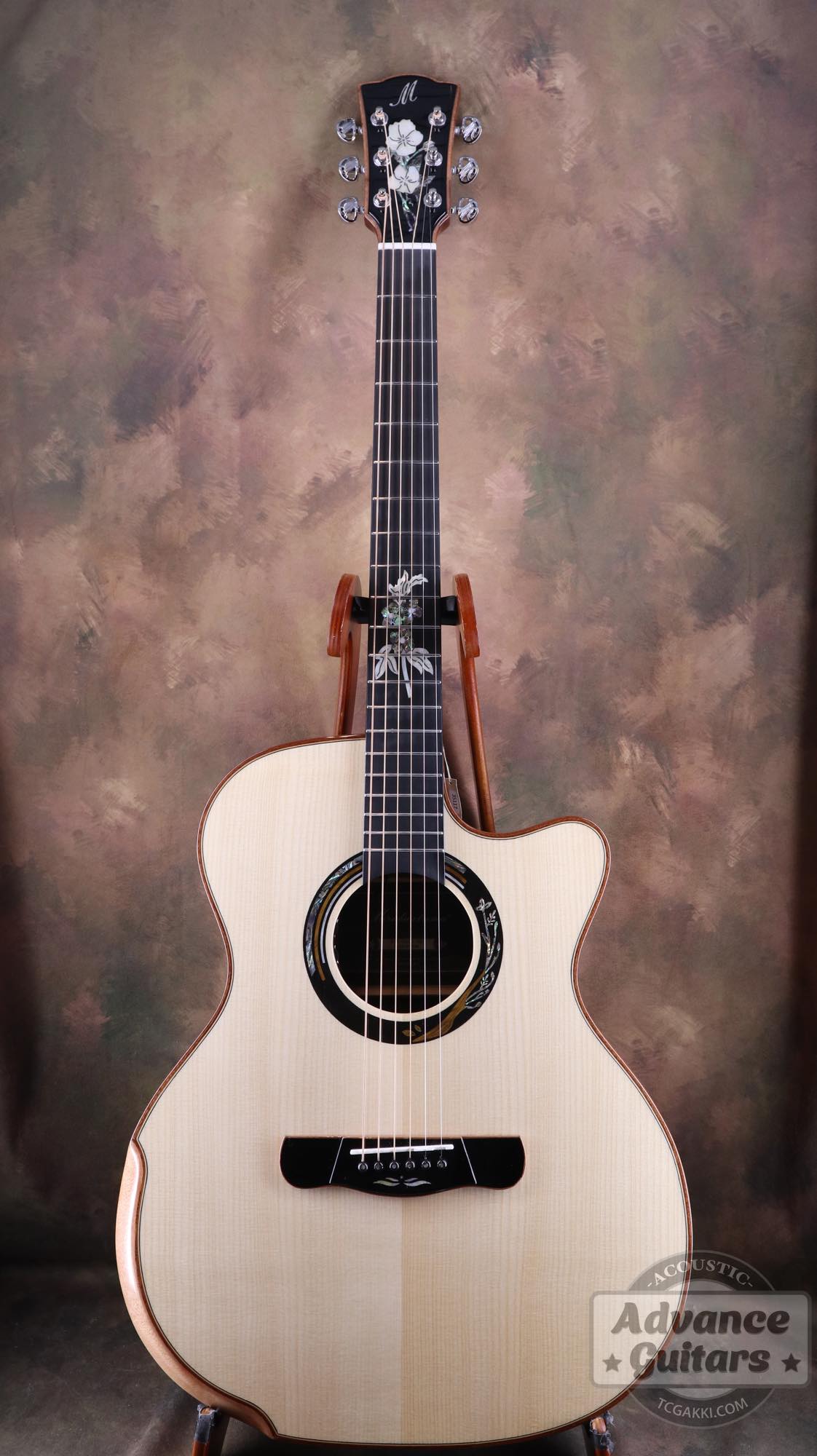 今話題！ほぼ新品Merida メリダ / A18GAC2 ピックアップ付　単板 今話題！ほぼ新品Merida メリダ / A18GAC2 ピックアップ付 単板