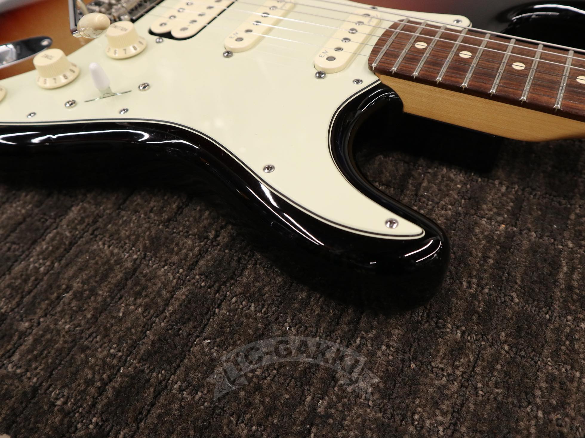 American Deluxe Stratocaster Plus HSS - TC楽器 - TCGAKKI