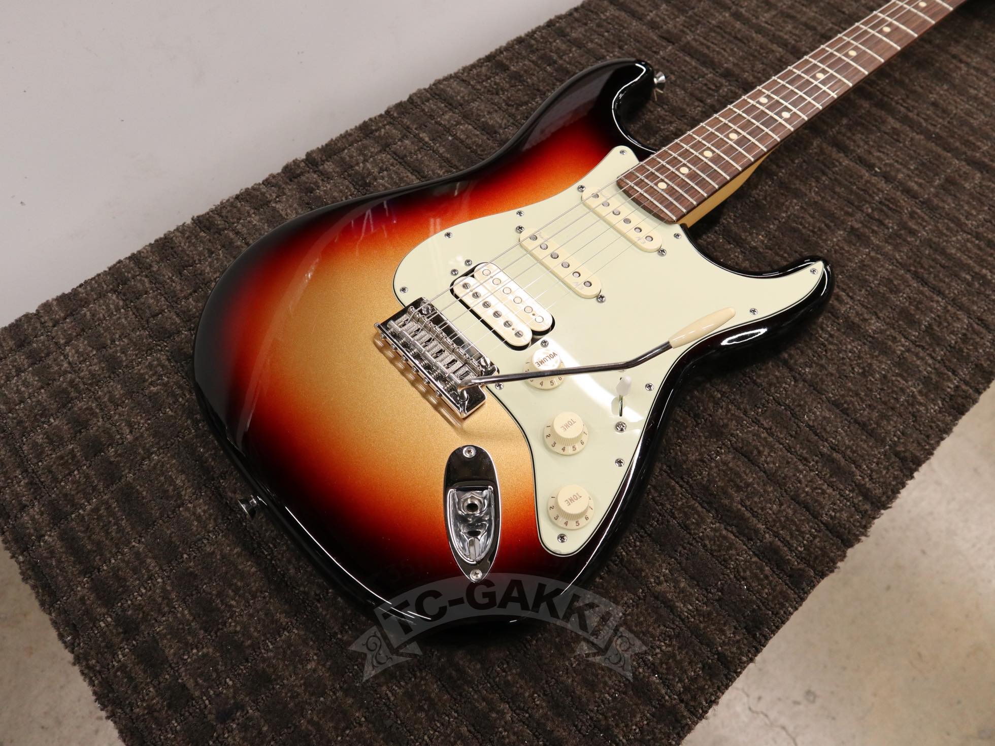 American Deluxe Stratocaster Plus HSS - TC楽器 - TCGAKKI
