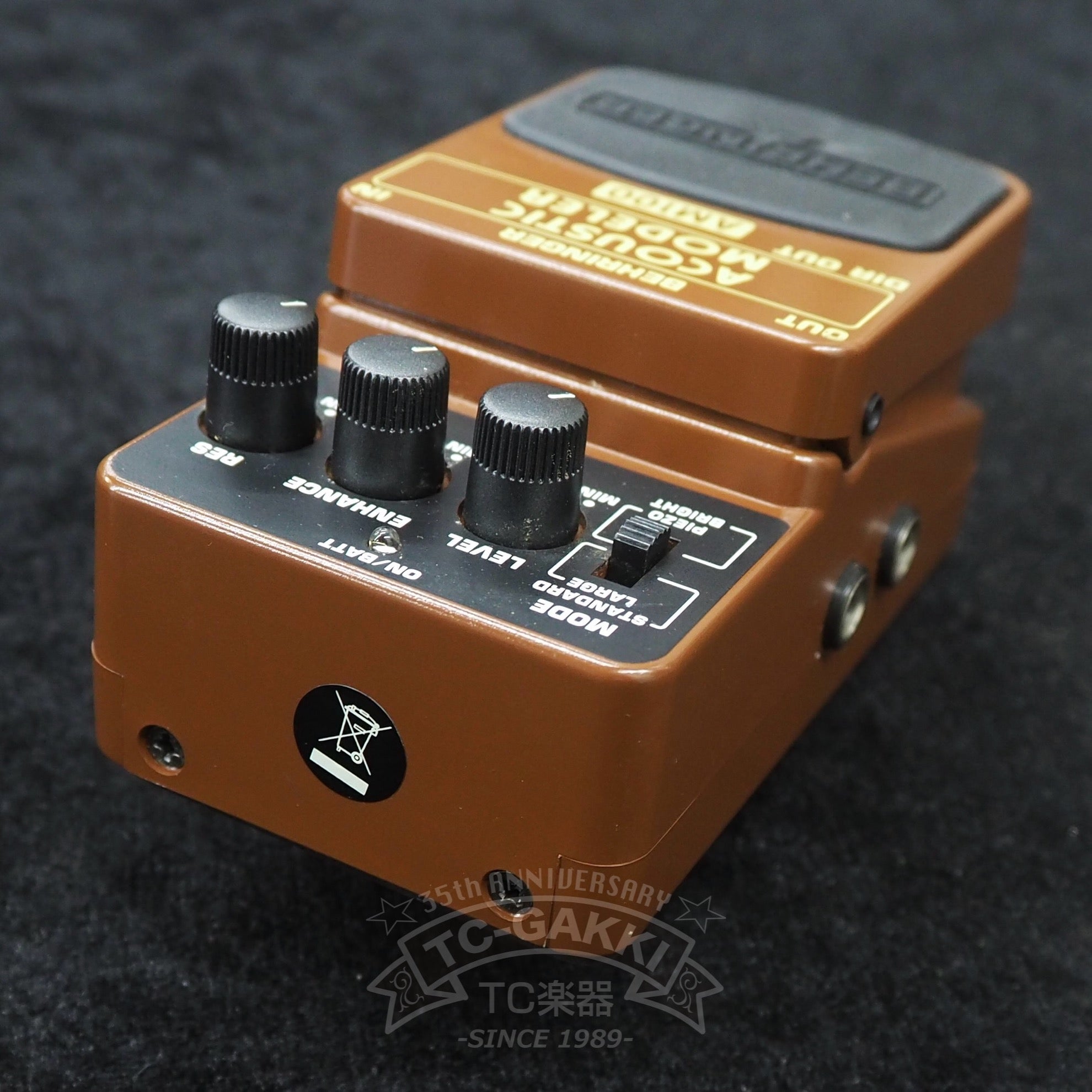 BEHRINGER AM100 ACOUSTIC MODELER - TC楽器 - TCGAKKI