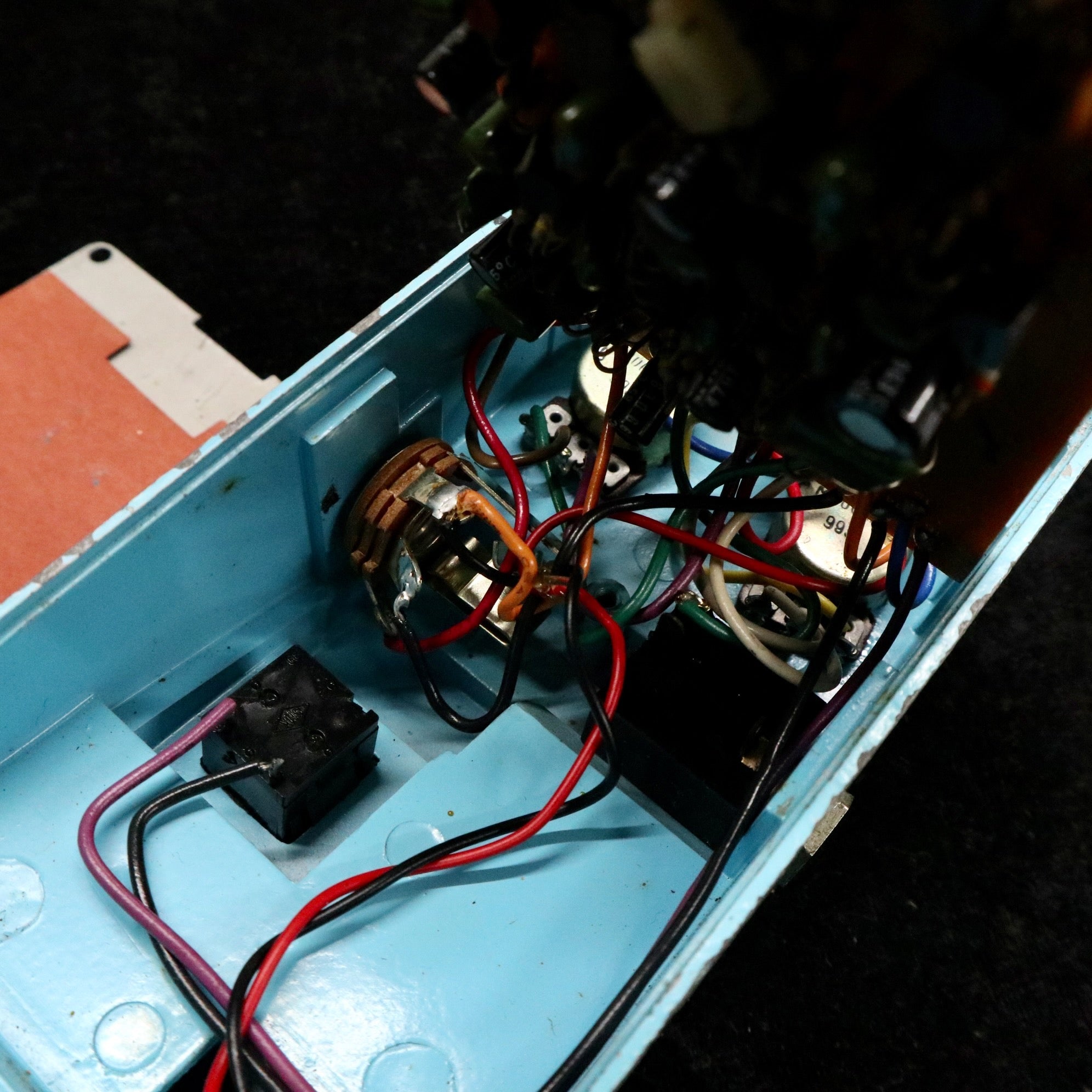 BOSS CE-2 Chorus (Silver Screw/JAPAN) - TC楽器 - TCGAKKI