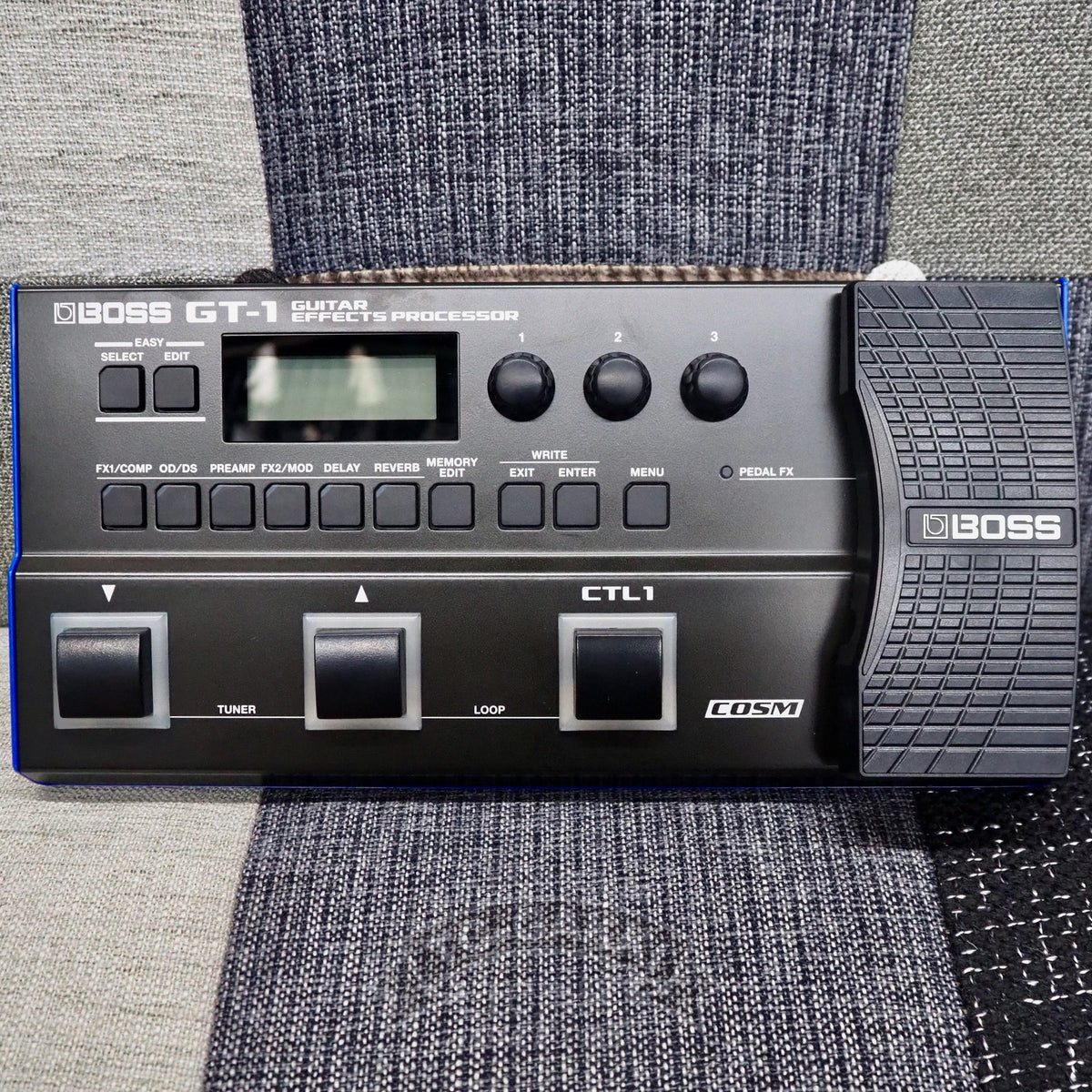 BOSS GT-1 GUITAR EFFECTS PROCESSOR