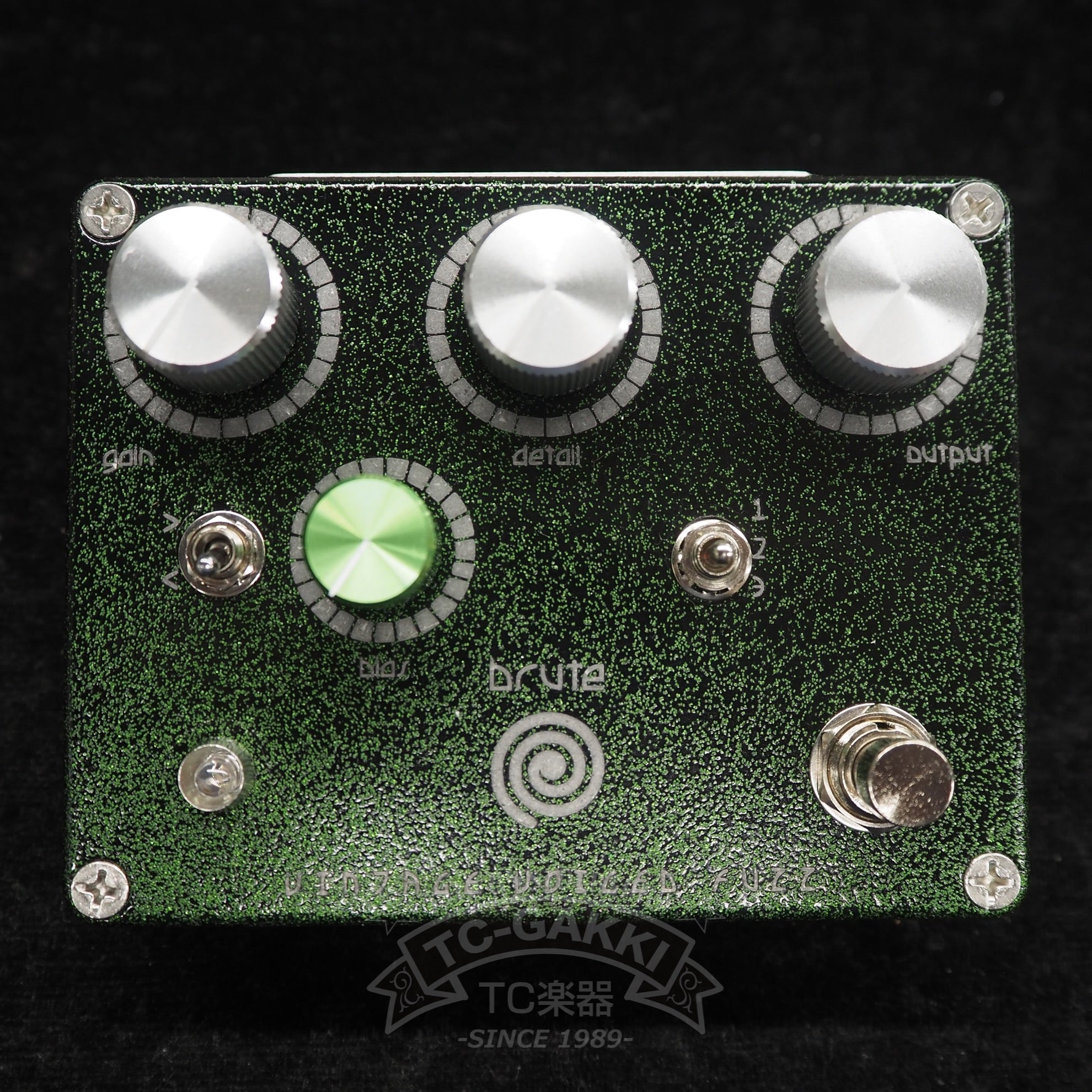 brute vintage voiced fuzz - TC楽器 - TCGAKKI