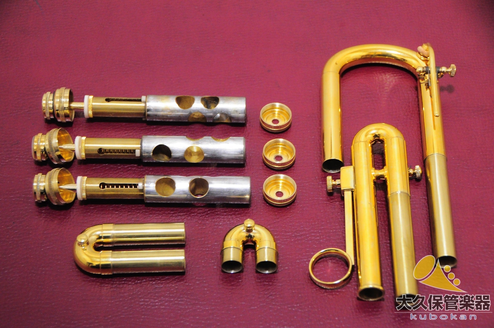 マーチン Committee T - 3460 Black Lacquer 彫刻模様入り B♭トランペット - TC楽器 - TCGAKKI