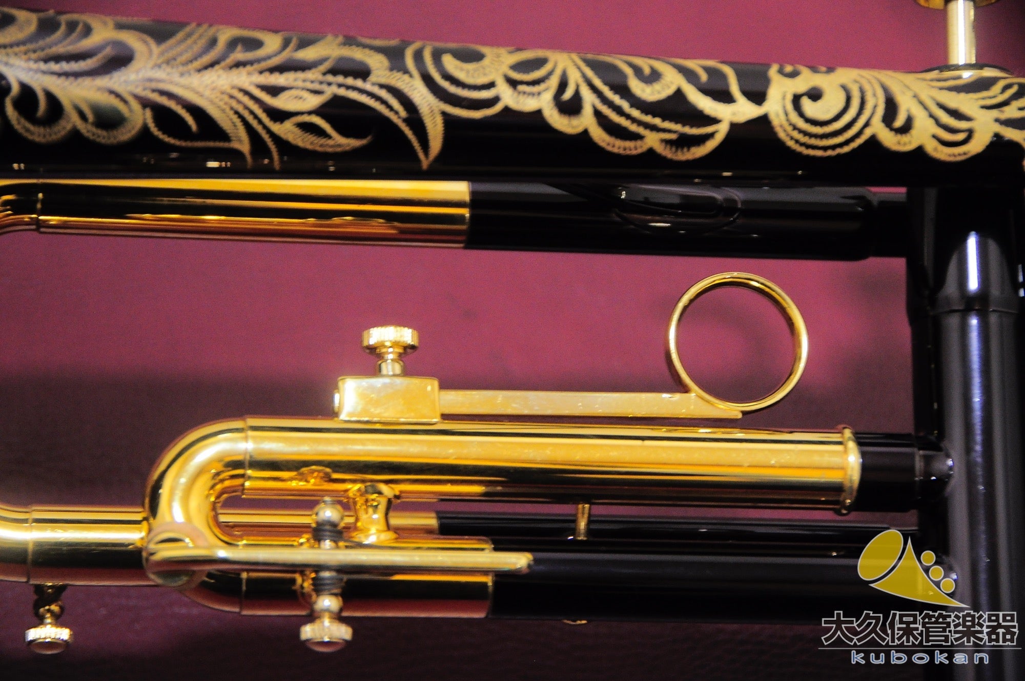 Martin T-3460MB彫刻模様入り B♭トランペット