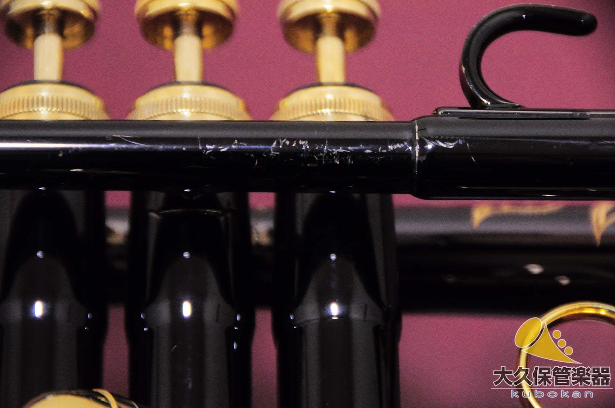 マーチン Committee T - 3460 Black Lacquer 彫刻模様入り B♭トランペット - TC楽器 - TCGAKKI