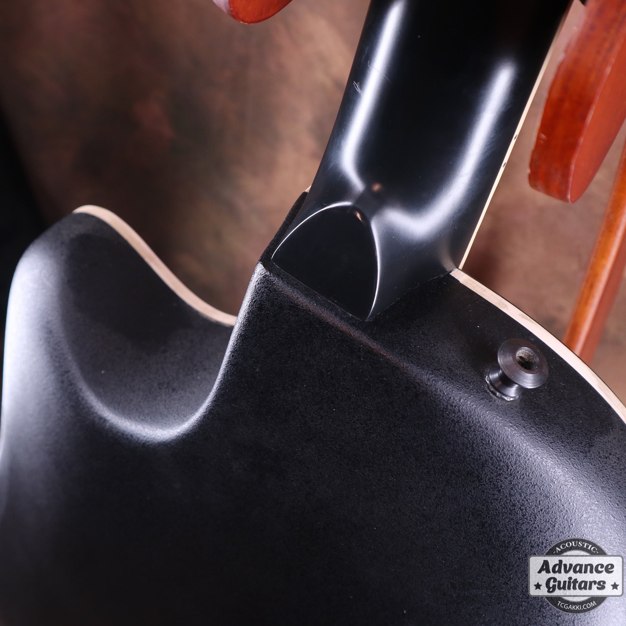 薄さで軽快に、黒で特別を纏う】Custom Legend 1869