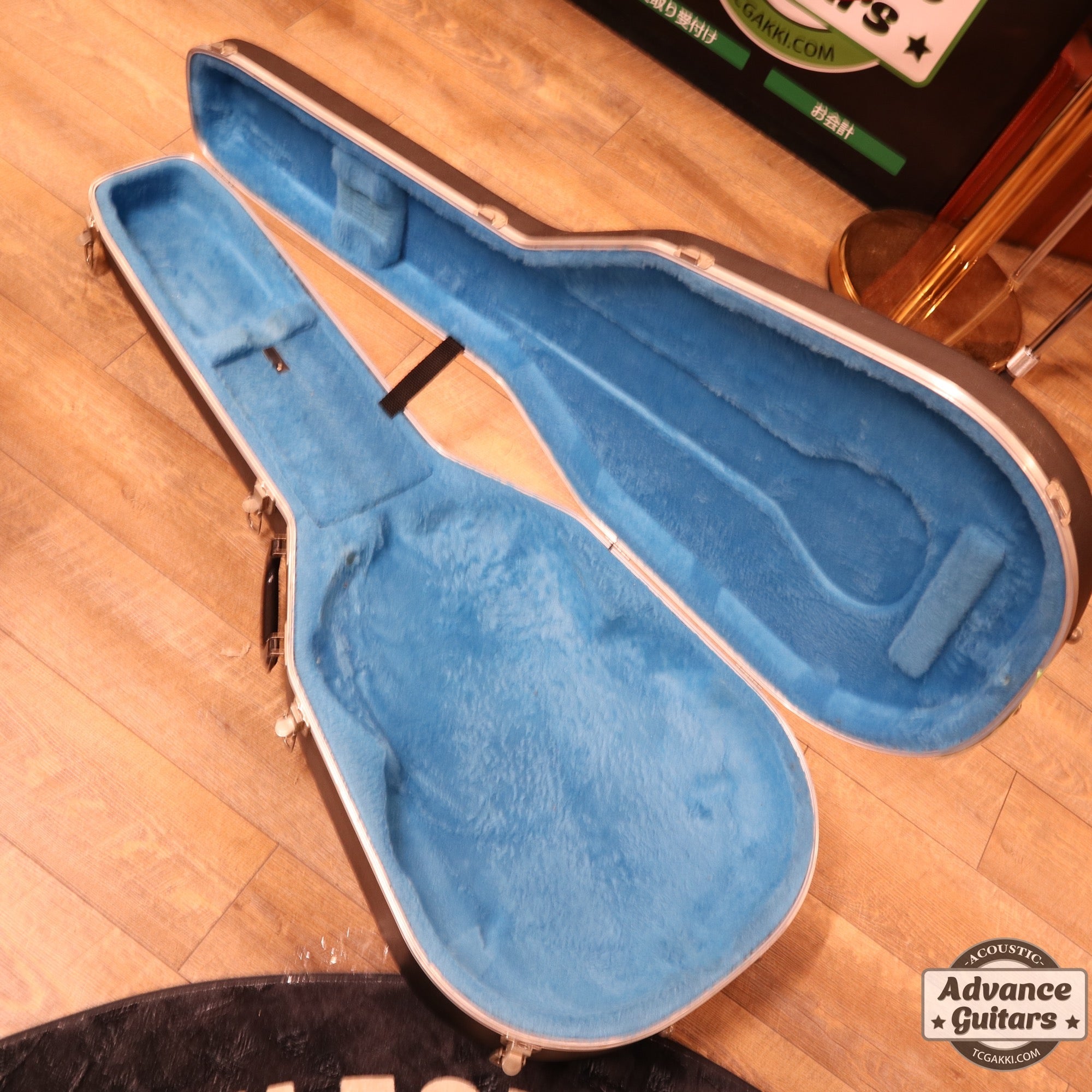 薄さで軽快に、黒で特別を纏う】Custom Legend 1869