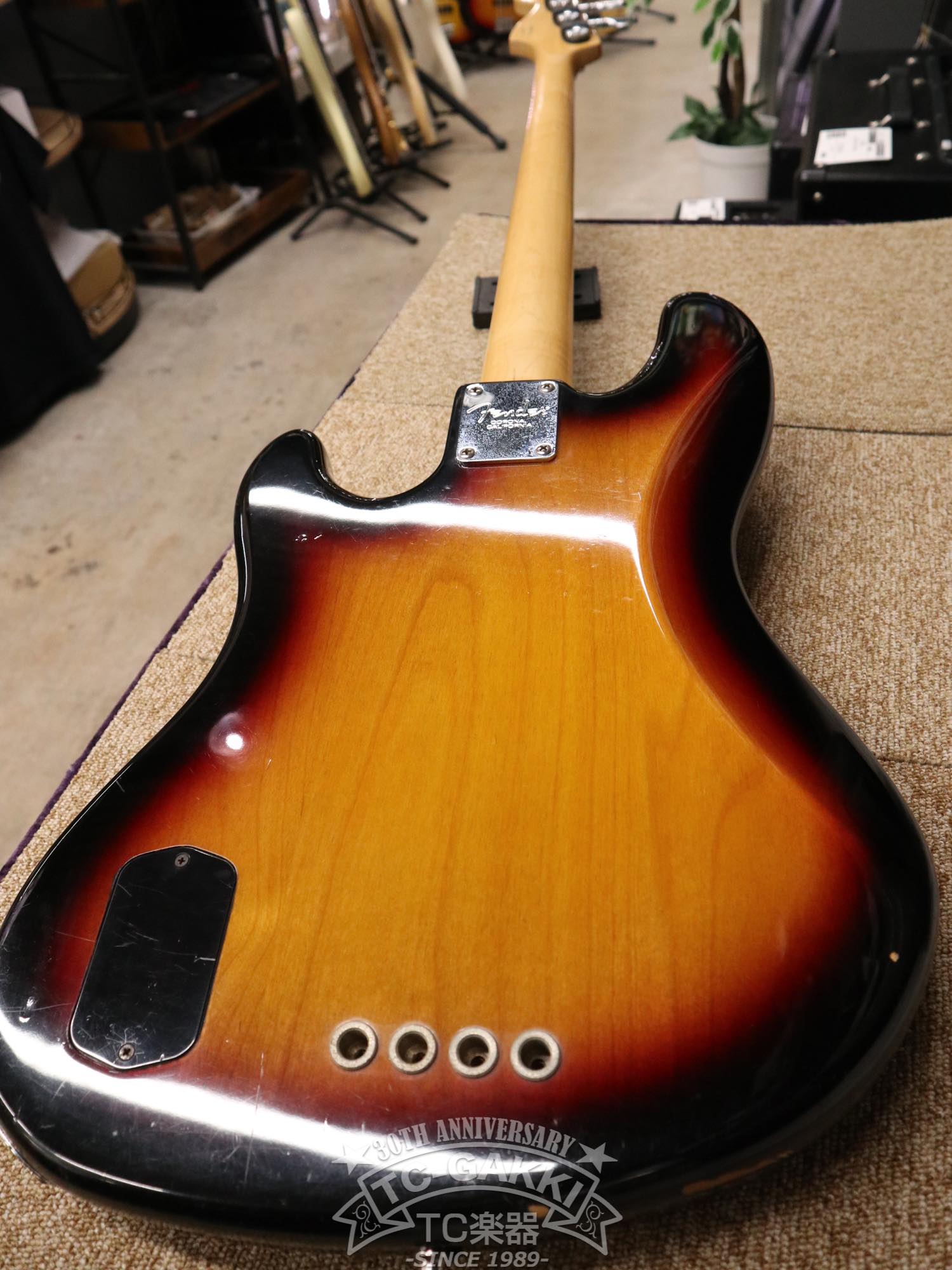 楽器 fender american  Deluxe jazz bass Fender American Deluxe Jazz Bass review | MusicRadar