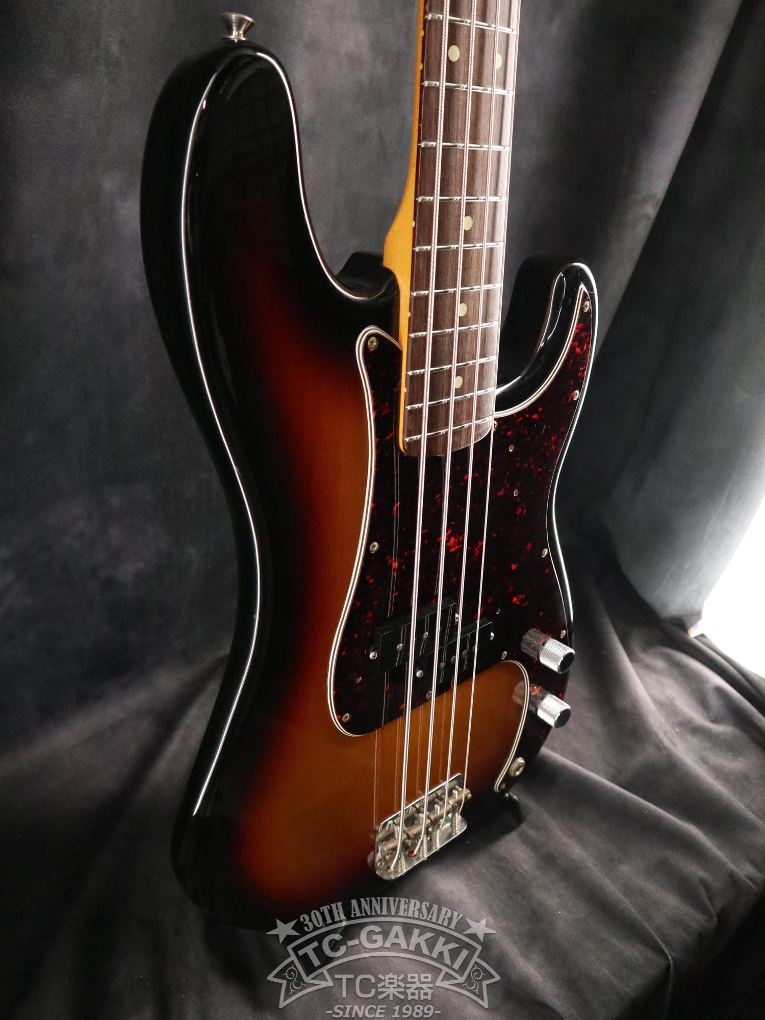 Fender USA American Vintage '62 Precision Bass