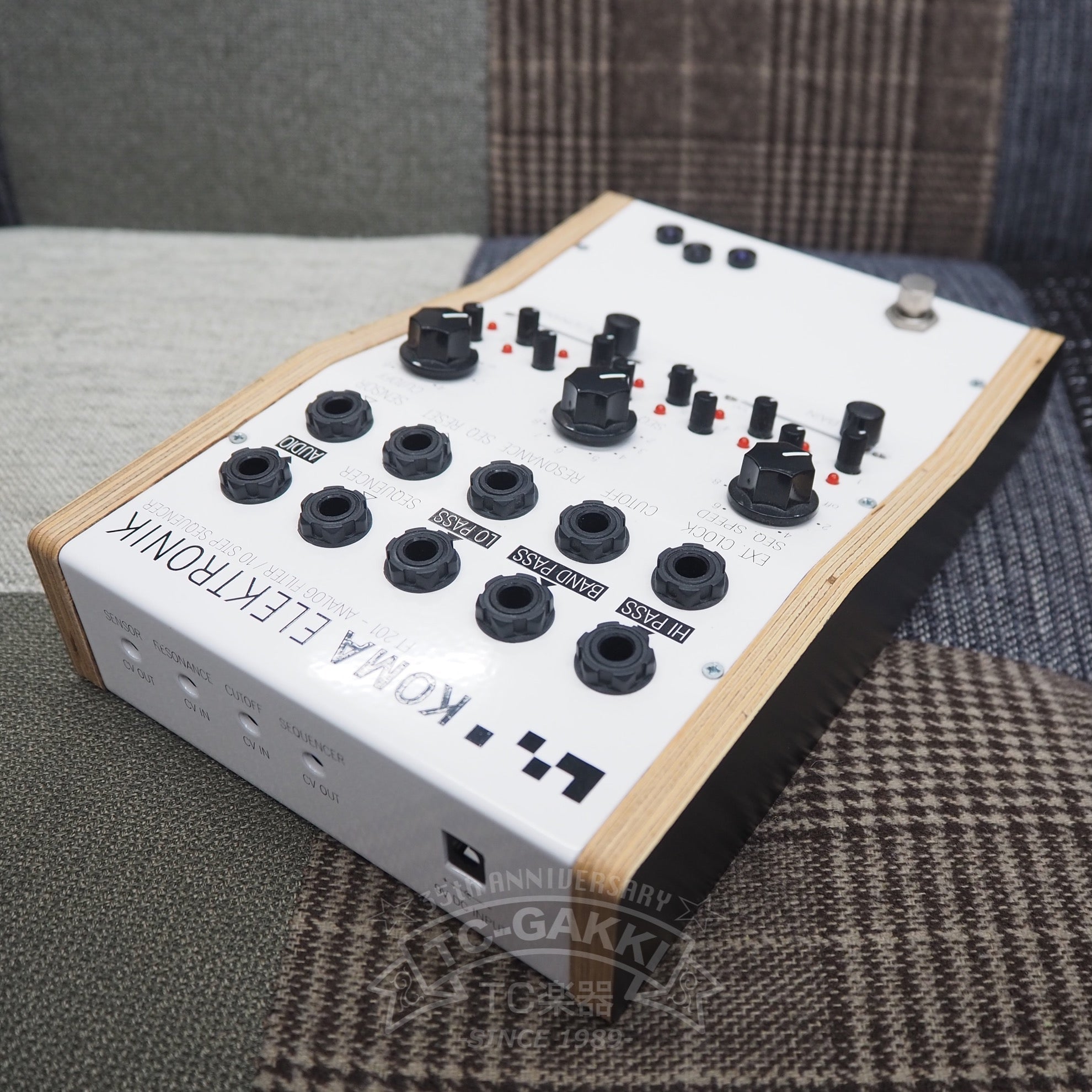 FT201 Analog State Variable Filter/10 Step Sequencer - TC楽器 - TCGAKKI