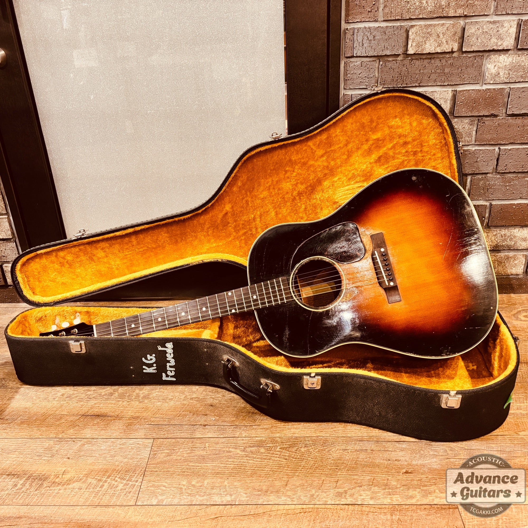 Gibson 1954年製 J-45 [Shipping Free〜8/31] - TC楽器 - TCGAKKI