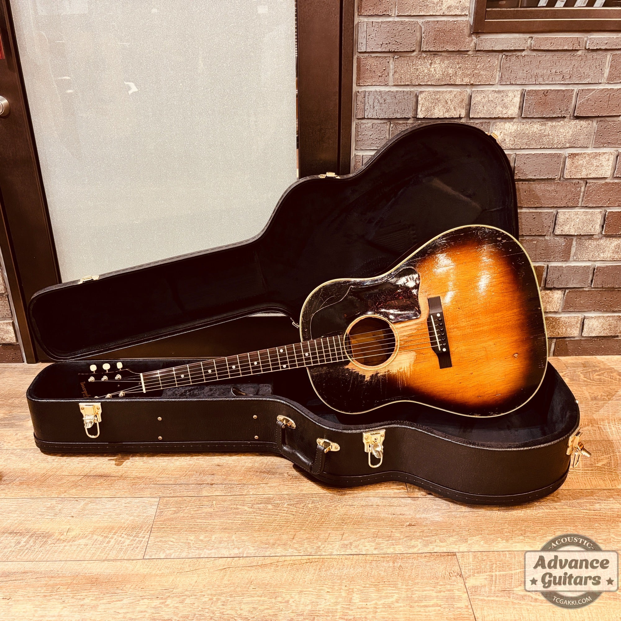 Gibson 1955年製 J-45 - TC楽器 - TCGAKKI