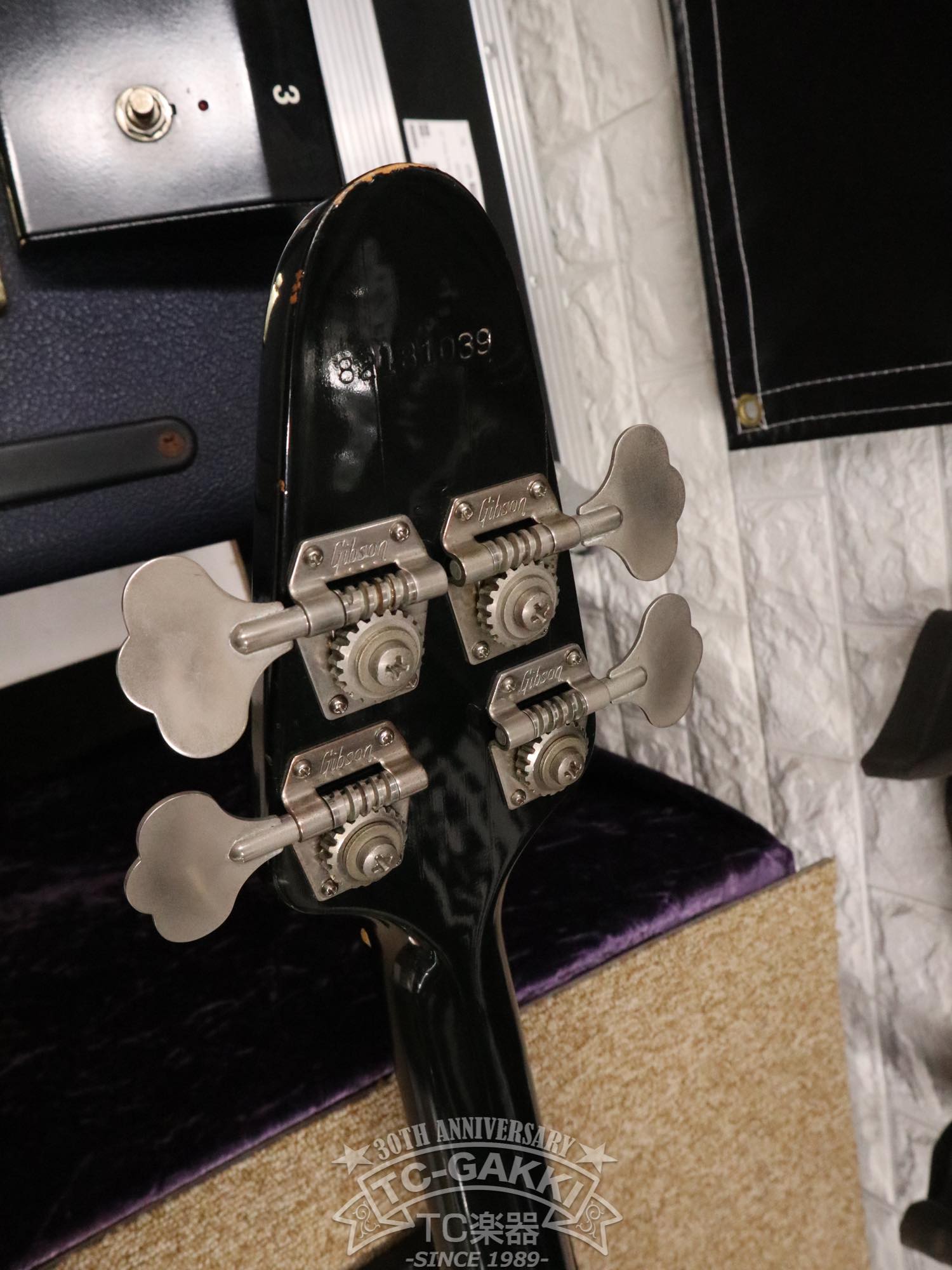 Gibson 1981 Flying V Bass - TC楽器 - TCGAKKI