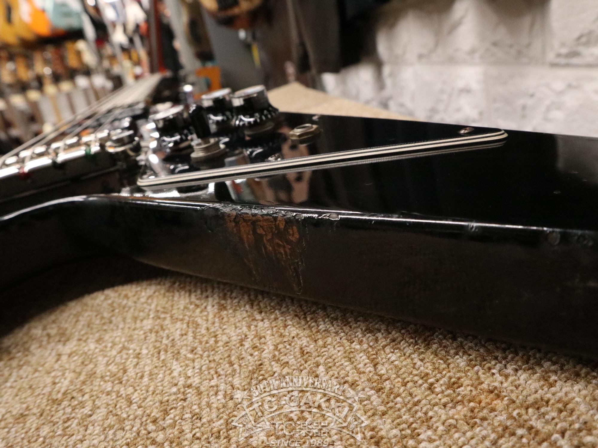 Gibson 1981 Flying V Bass - TC楽器 - TCGAKKI