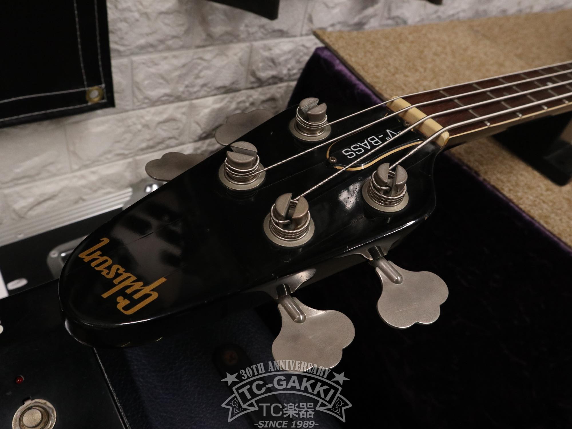 Gibson 1981 Flying V Bass - TC楽器 - TCGAKKI