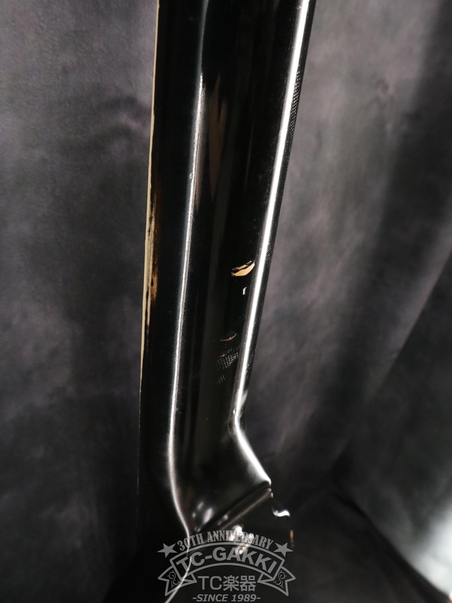 Gibson 1981 Flying V Bass - TC楽器 - TCGAKKI