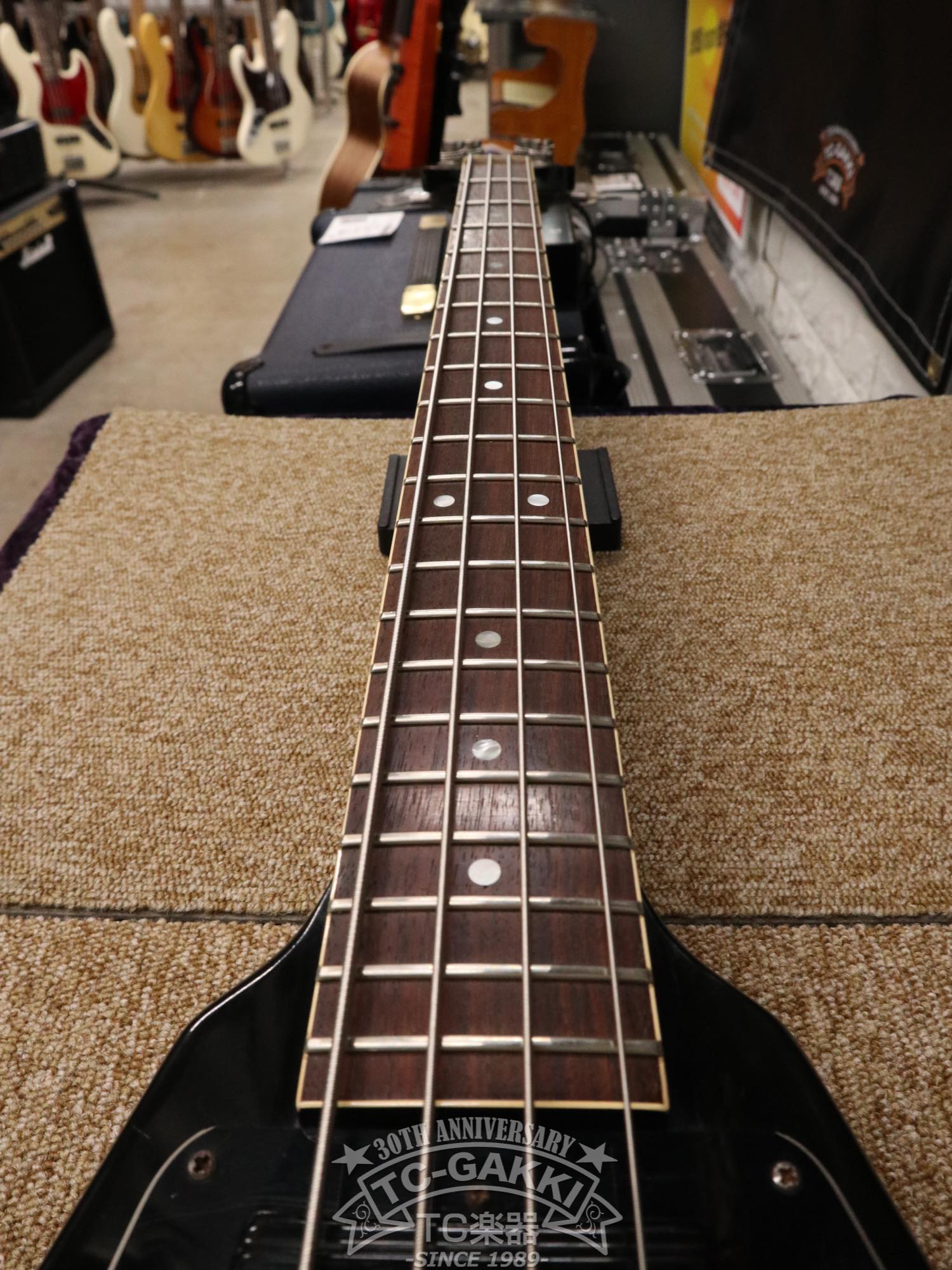 Gibson 1981 Flying V Bass - TC楽器 - TCGAKKI