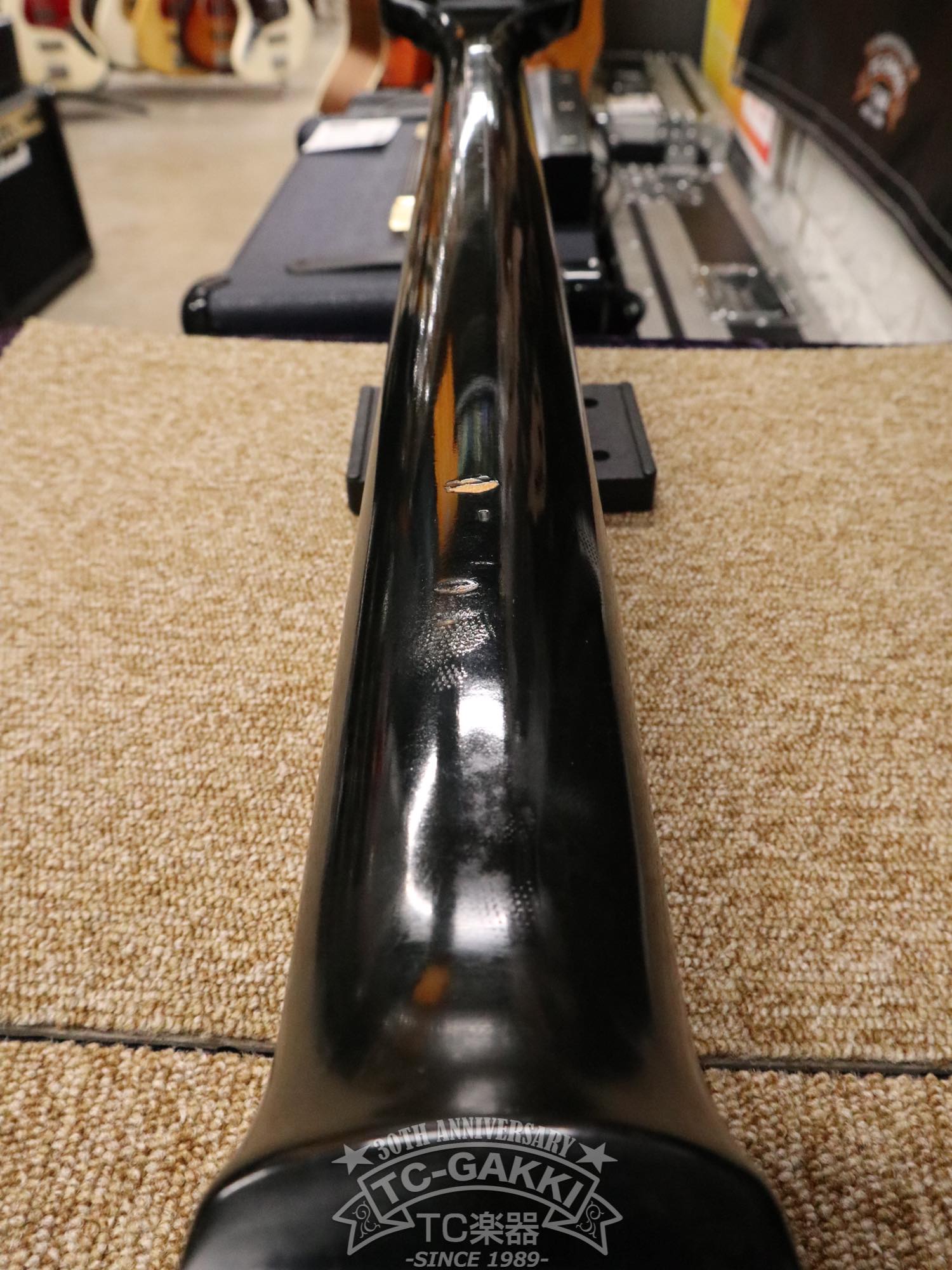 Gibson 1981 Flying V Bass - TC楽器 - TCGAKKI