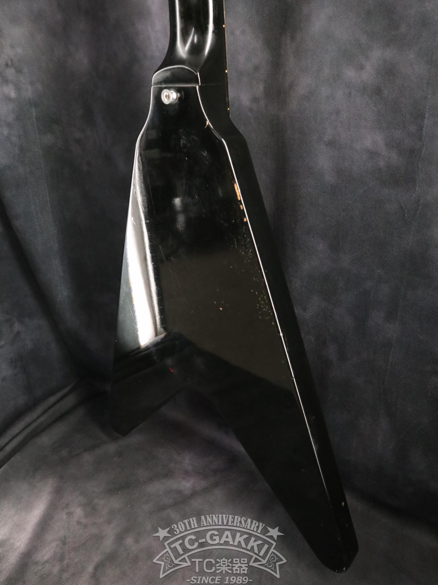 Gibson 1981 Flying V Bass - TC楽器 - TCGAKKI