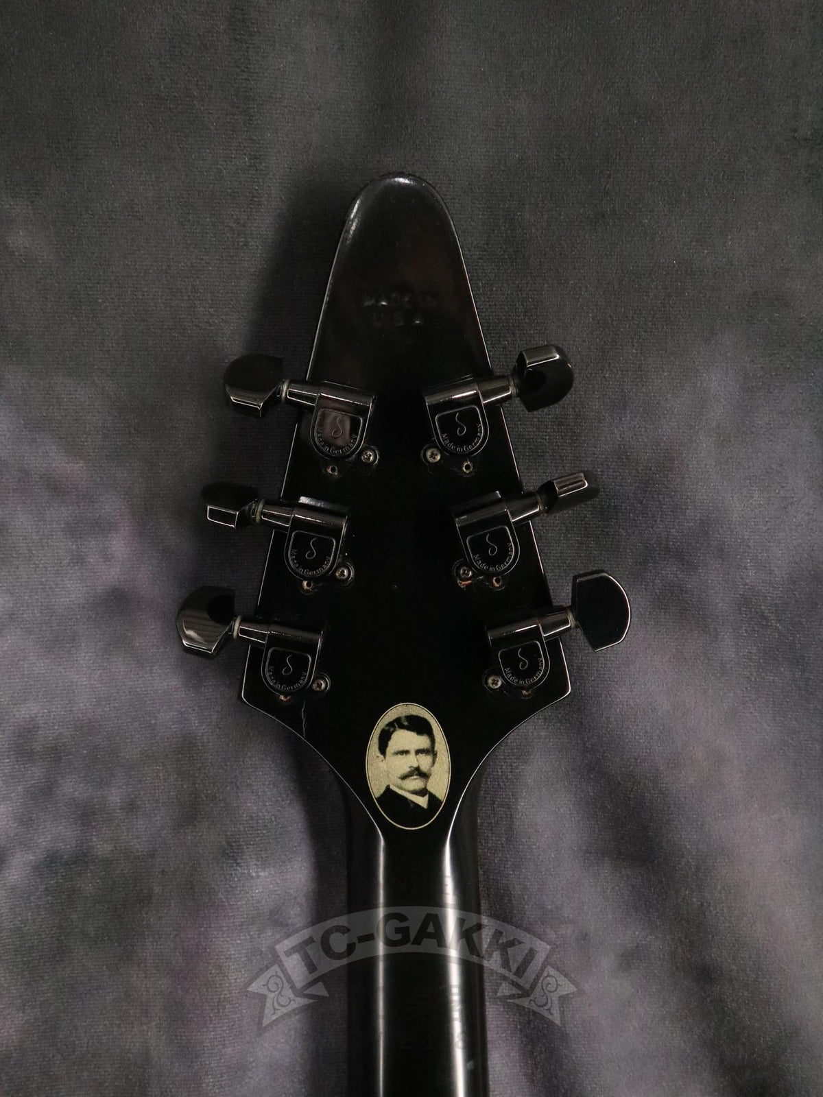 Gibson 2000 Flying V Gothic EMG Mod. - TC楽器 - TCGAKKI