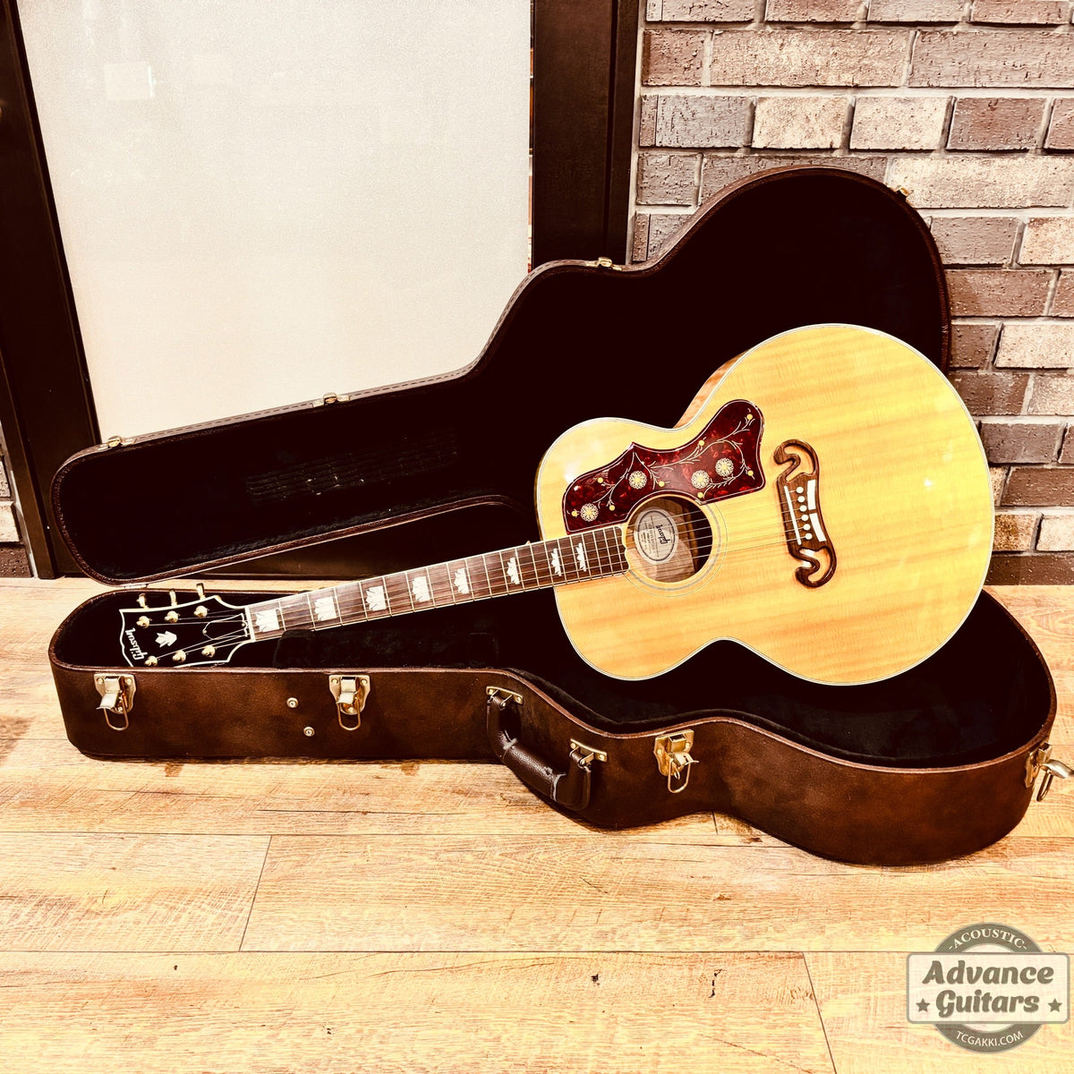 Gibson SJ-200 STANDARD NATURAL - TC楽器 - TCGAKKI