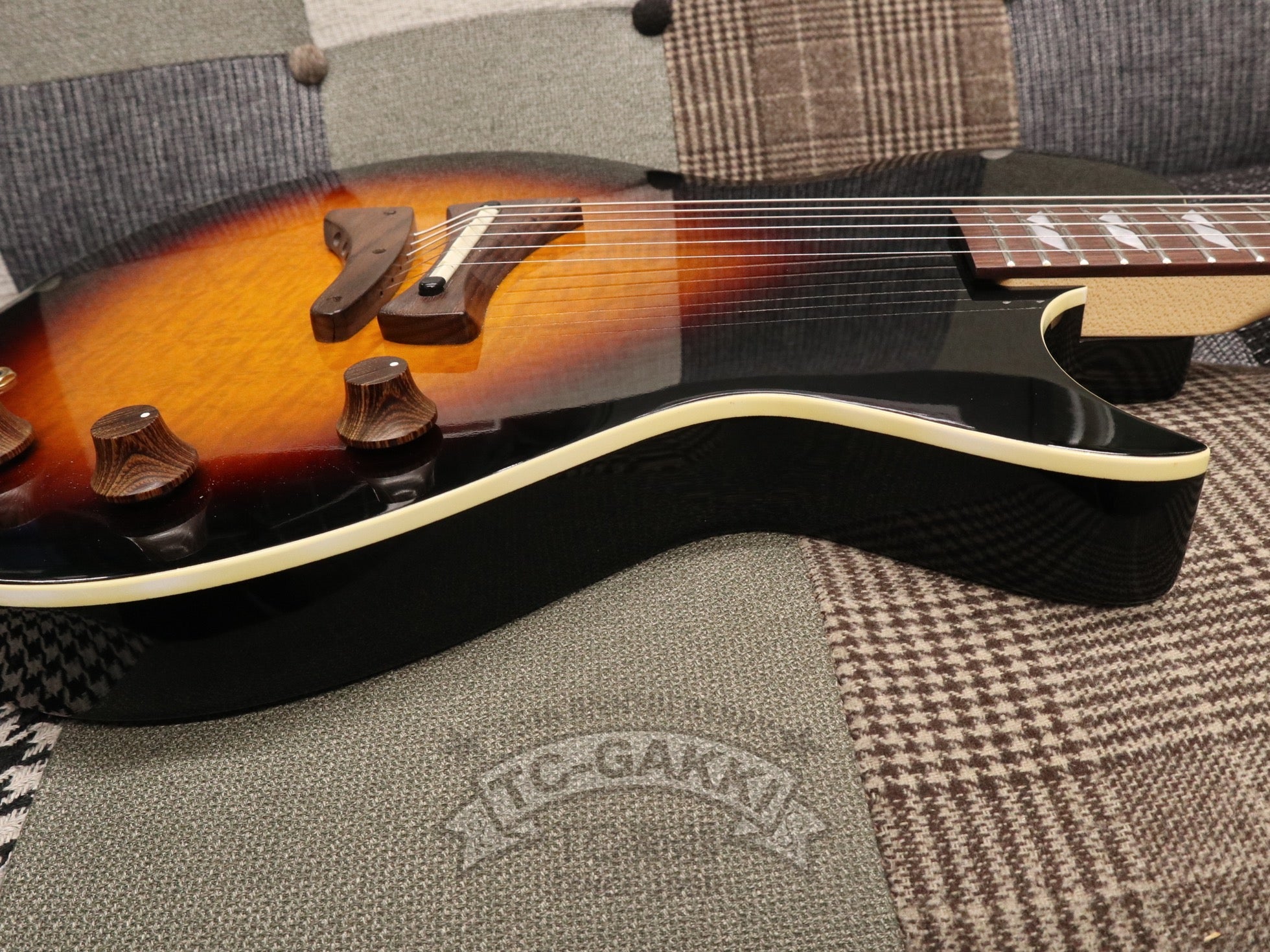 ギター エレキギター】-ESP & EDWARDS- 44MAGNUMデビュー35周年記念