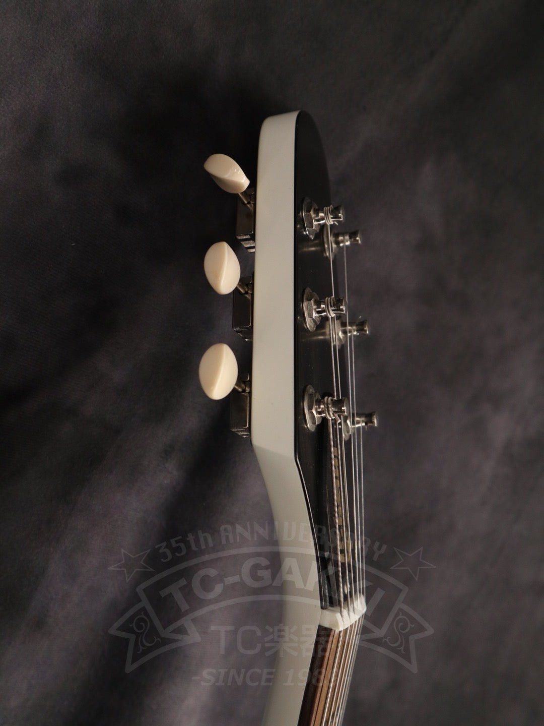 Melody Maker Flying V