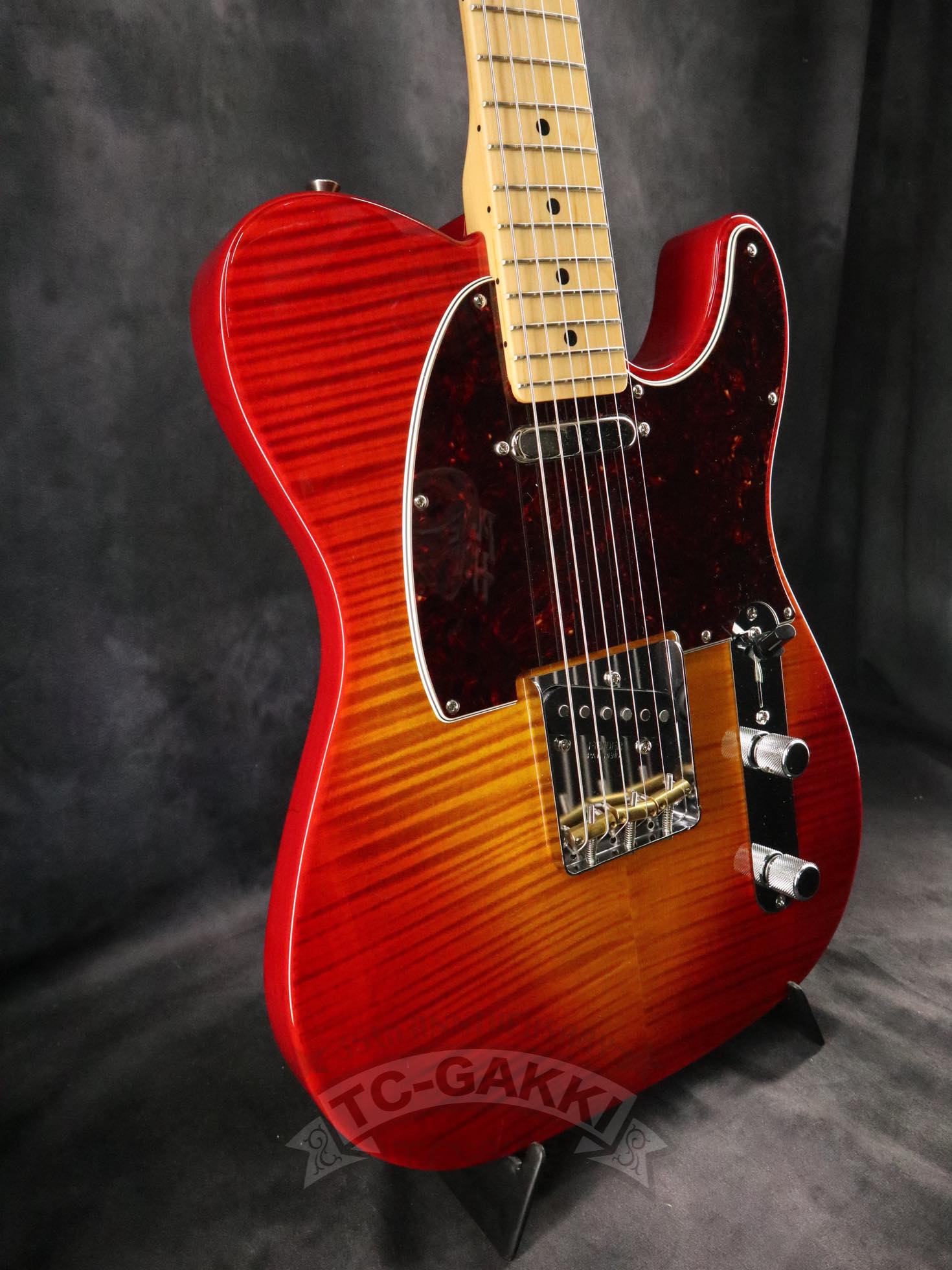 ギター Fender MIJ HYBRID II Telecaster FLAME Fender Japan Hybrid II Telecaster with Maple FB in Flame Sunset