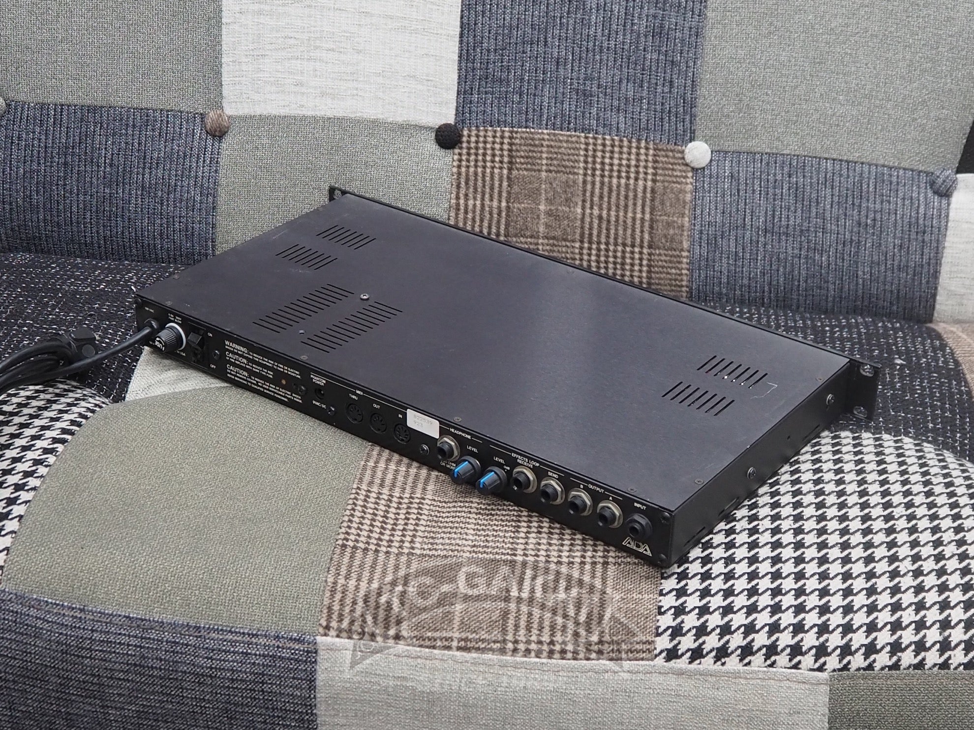 MP - 1 MIDI Programmable Tube Preamp - TC楽器 - TCGAKKI