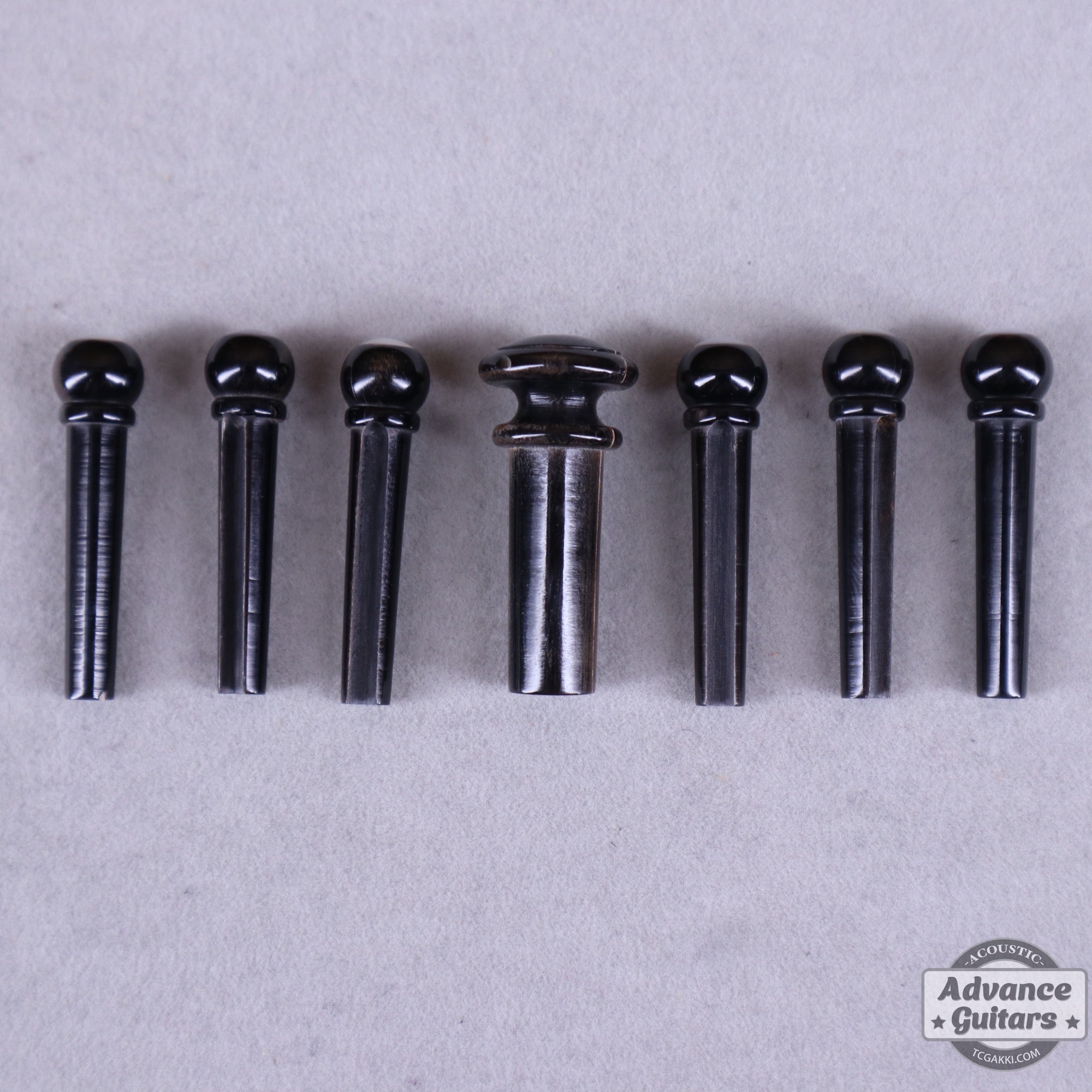 Preciso Domed Bone Bridge Pin & End Pin Set（Black Water Buffalo Horn & Mother of Pearl Dot） - TC楽器 - TCGAKKI