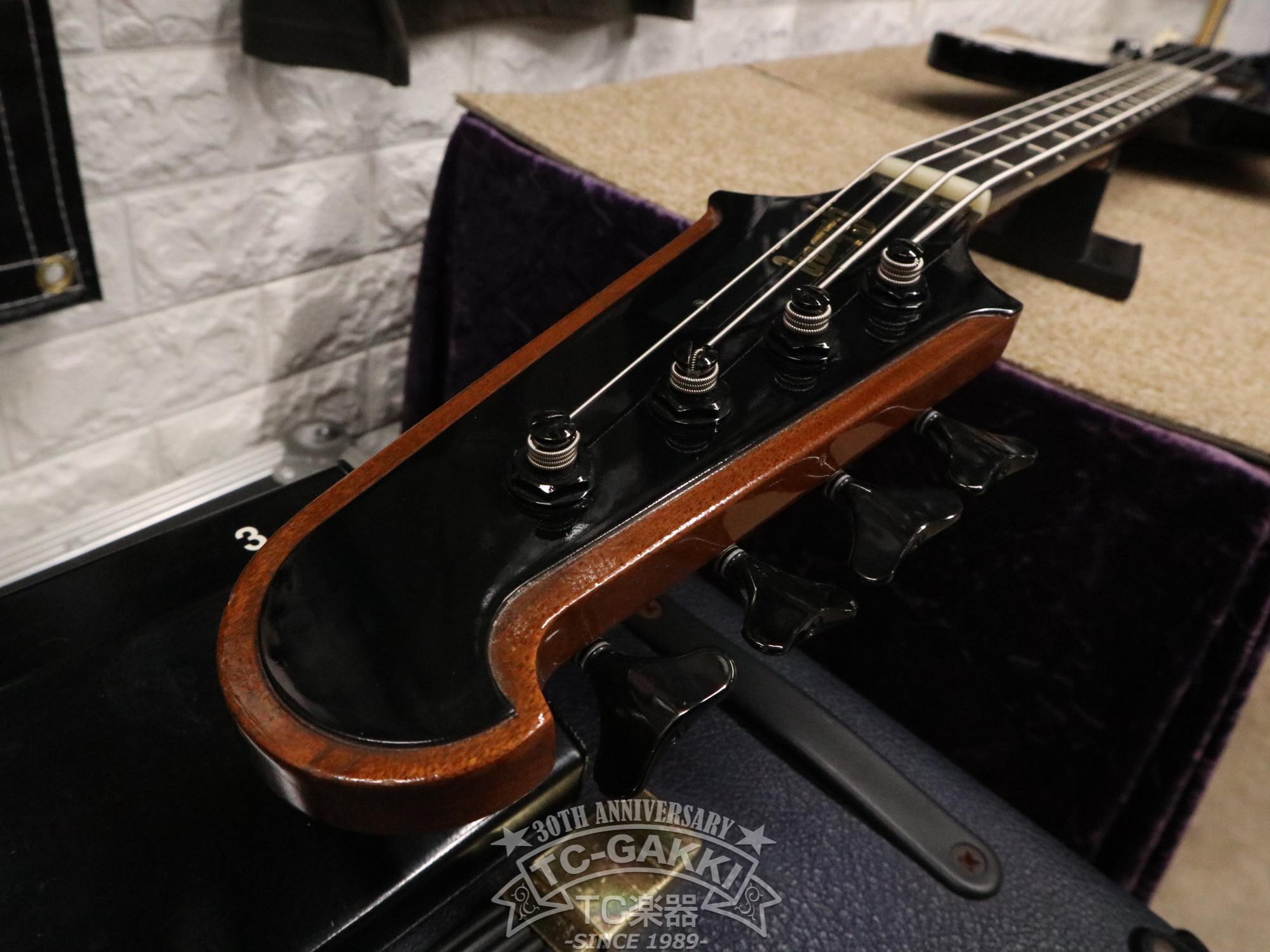 Gibson 2001 Thunderbird IV