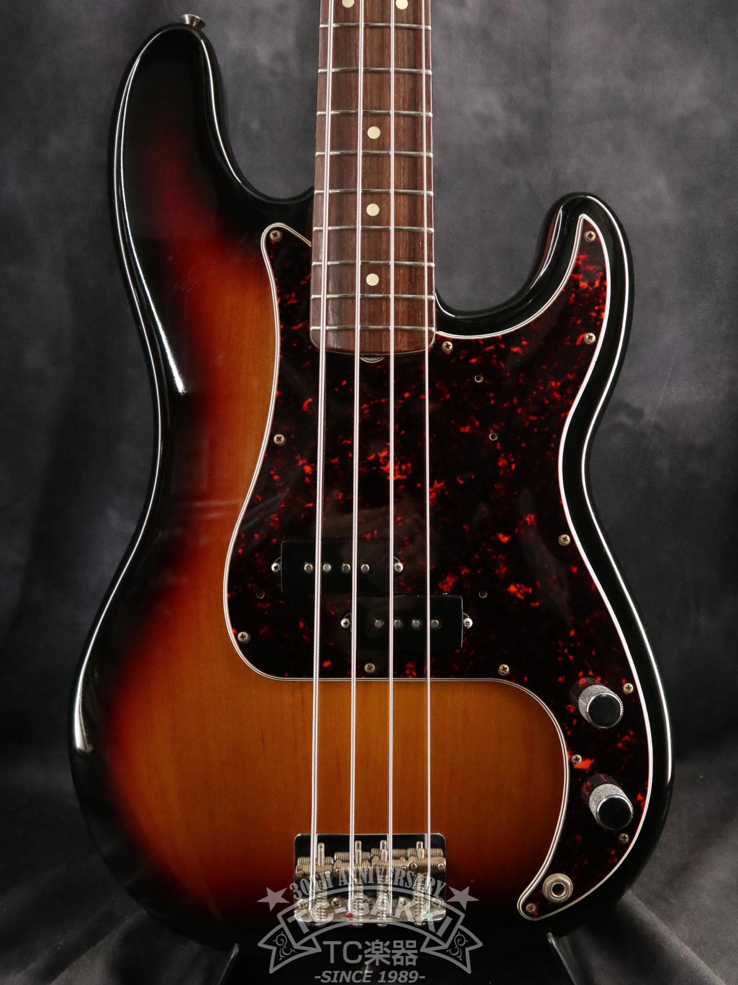 Fender USA American Vintage '62 Precision Bass