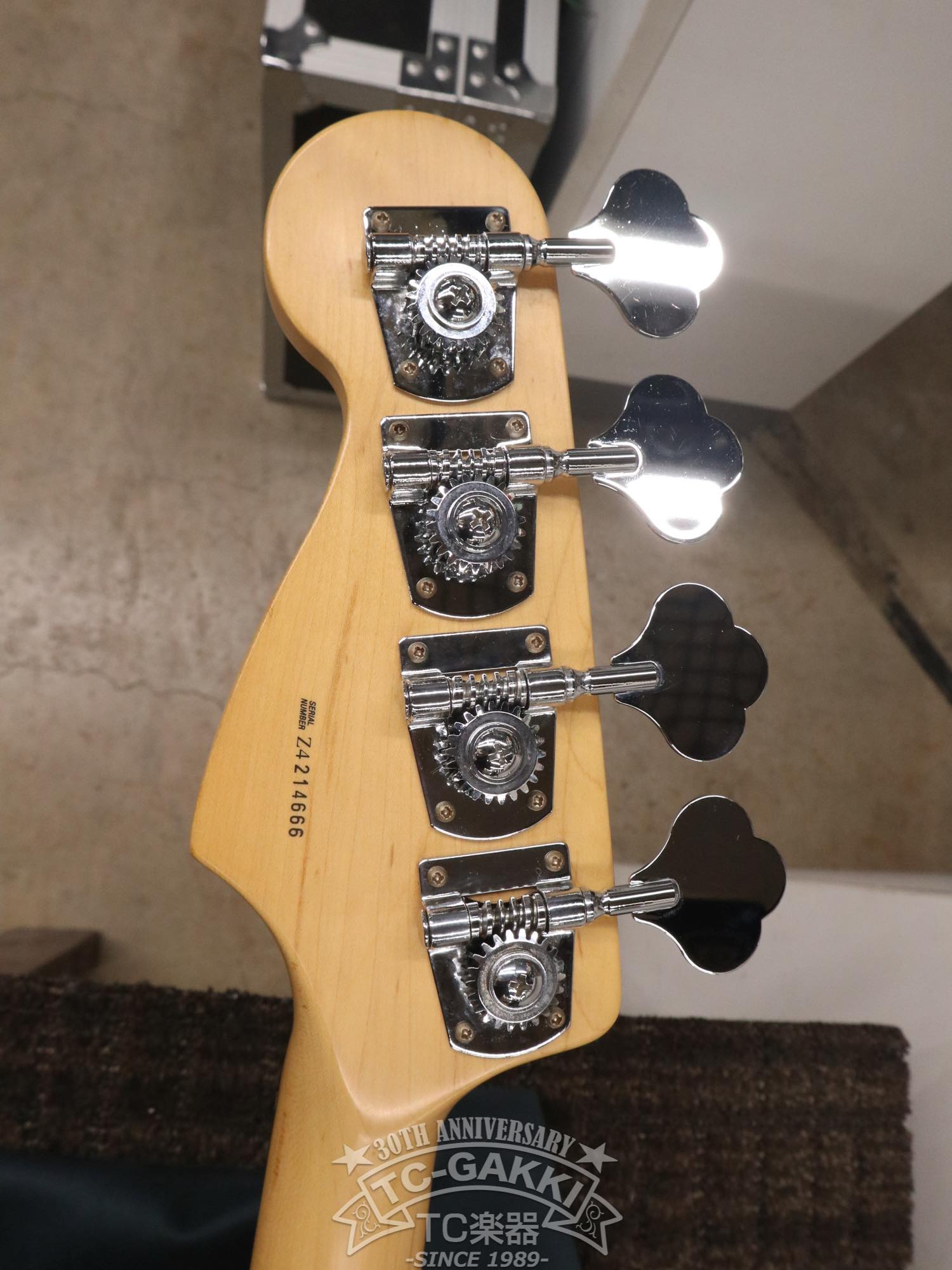 Highway One Jazz Bass Mod.