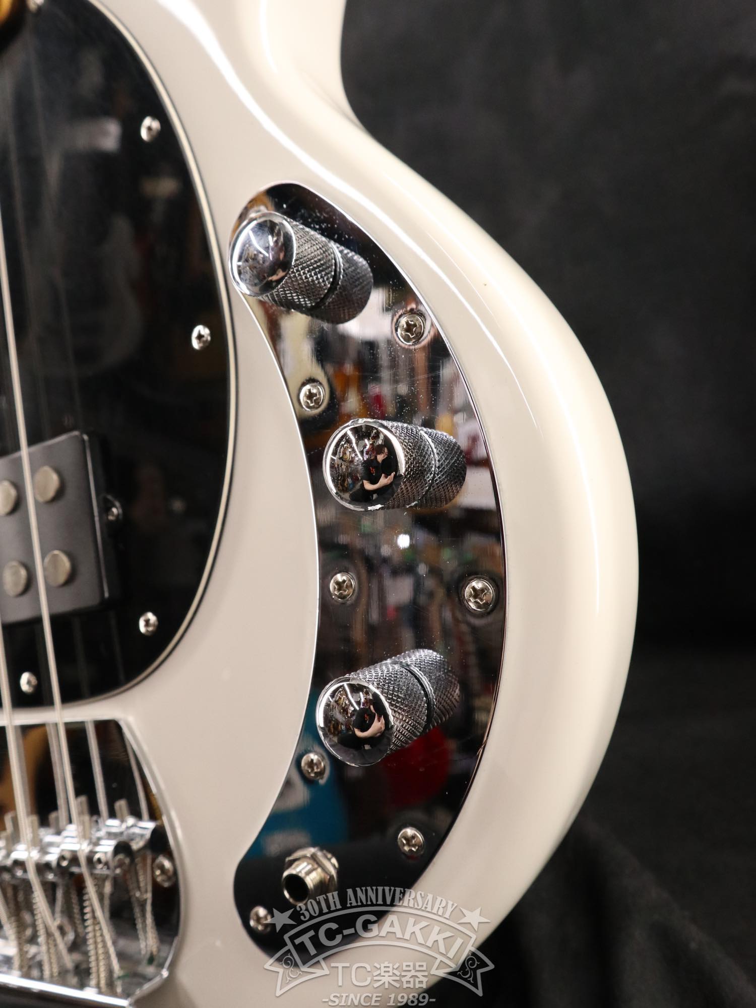Sterling by MUSIC MAN SUB Ray4