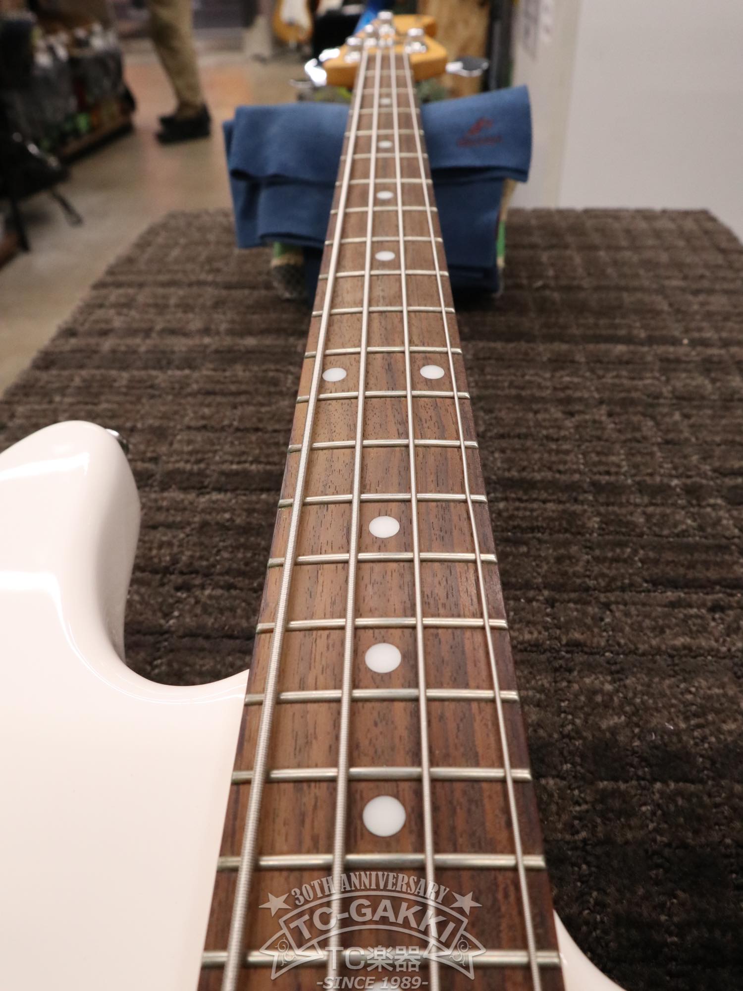 Sterling by MUSIC MAN SUB Ray4