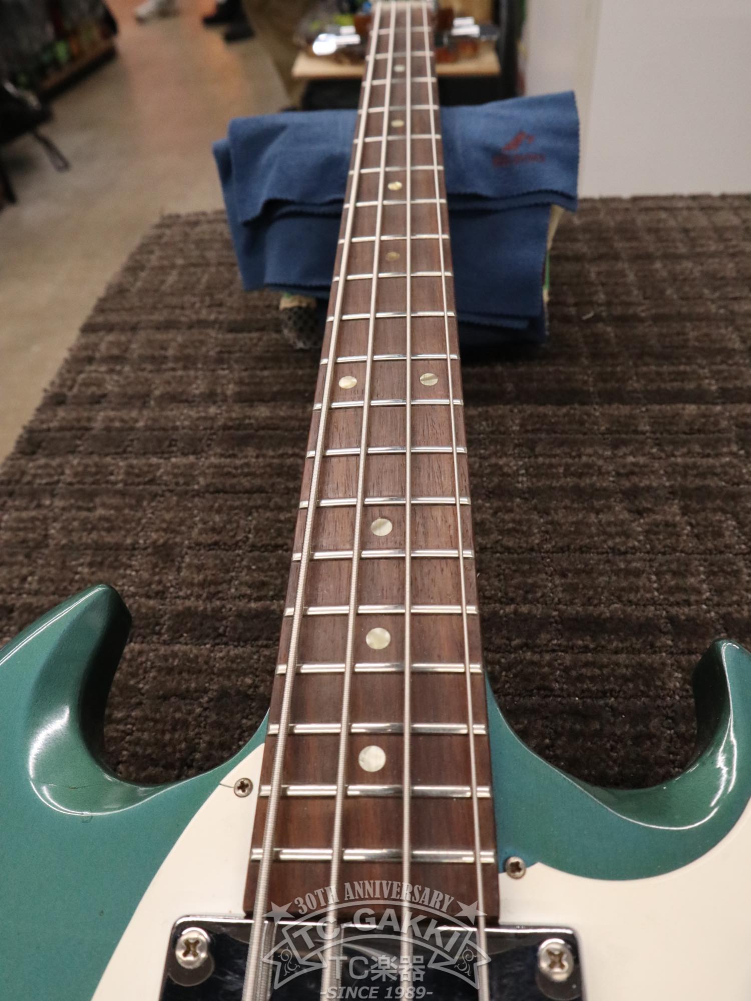 1968 Gibson Melody Maker Bass