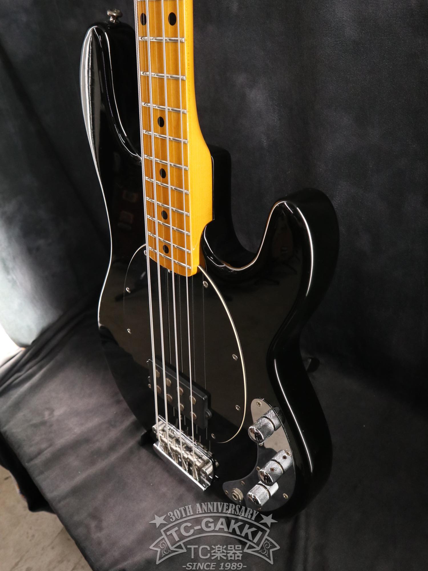 Sterling by MUSIC MAN Ray 34 CA