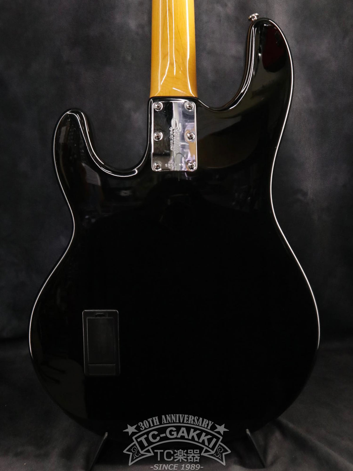 Sterling by MUSIC MAN Ray 34 CA
