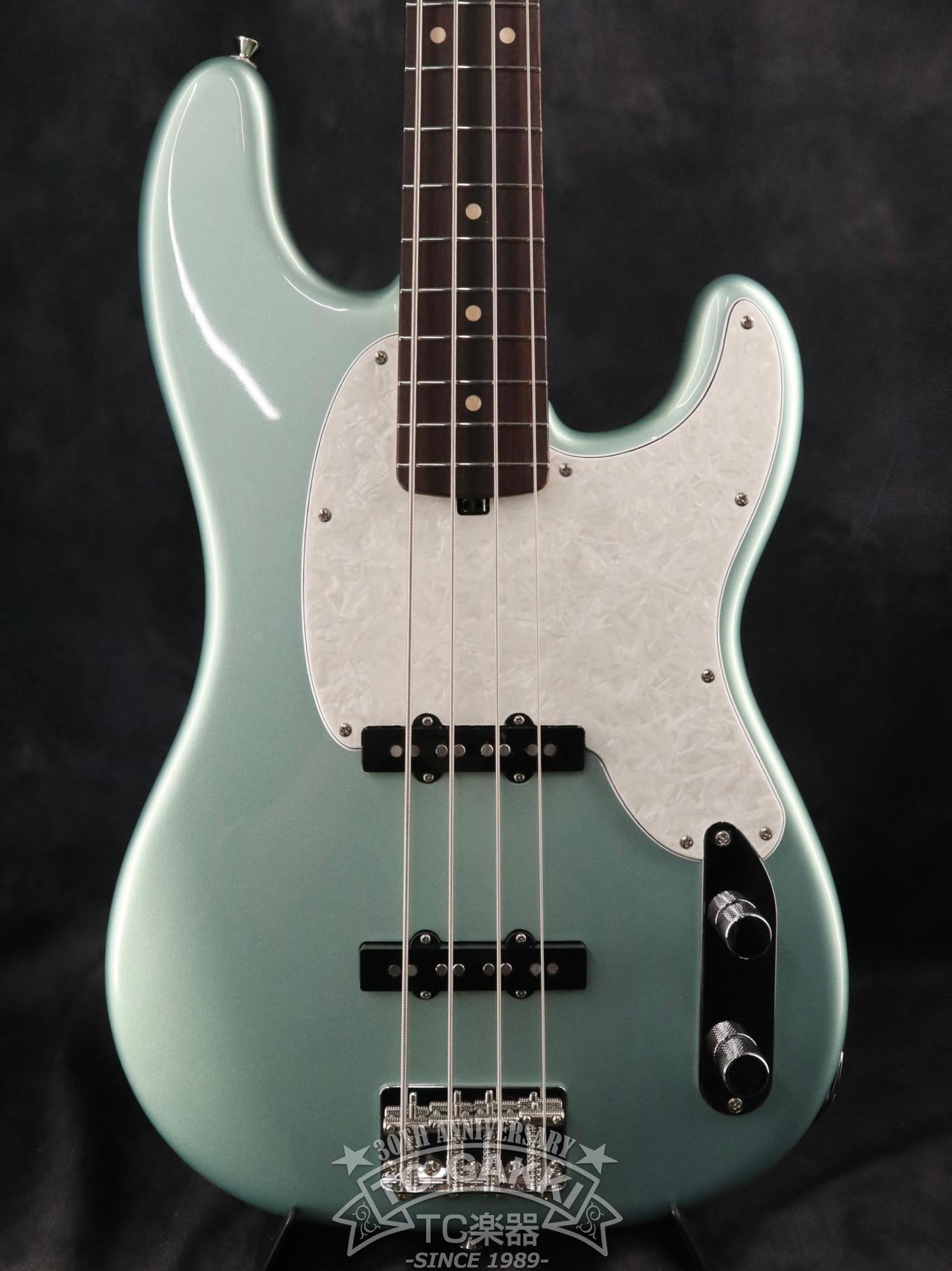 16 Bass Guitars JIMINY JB Comtemporary Model