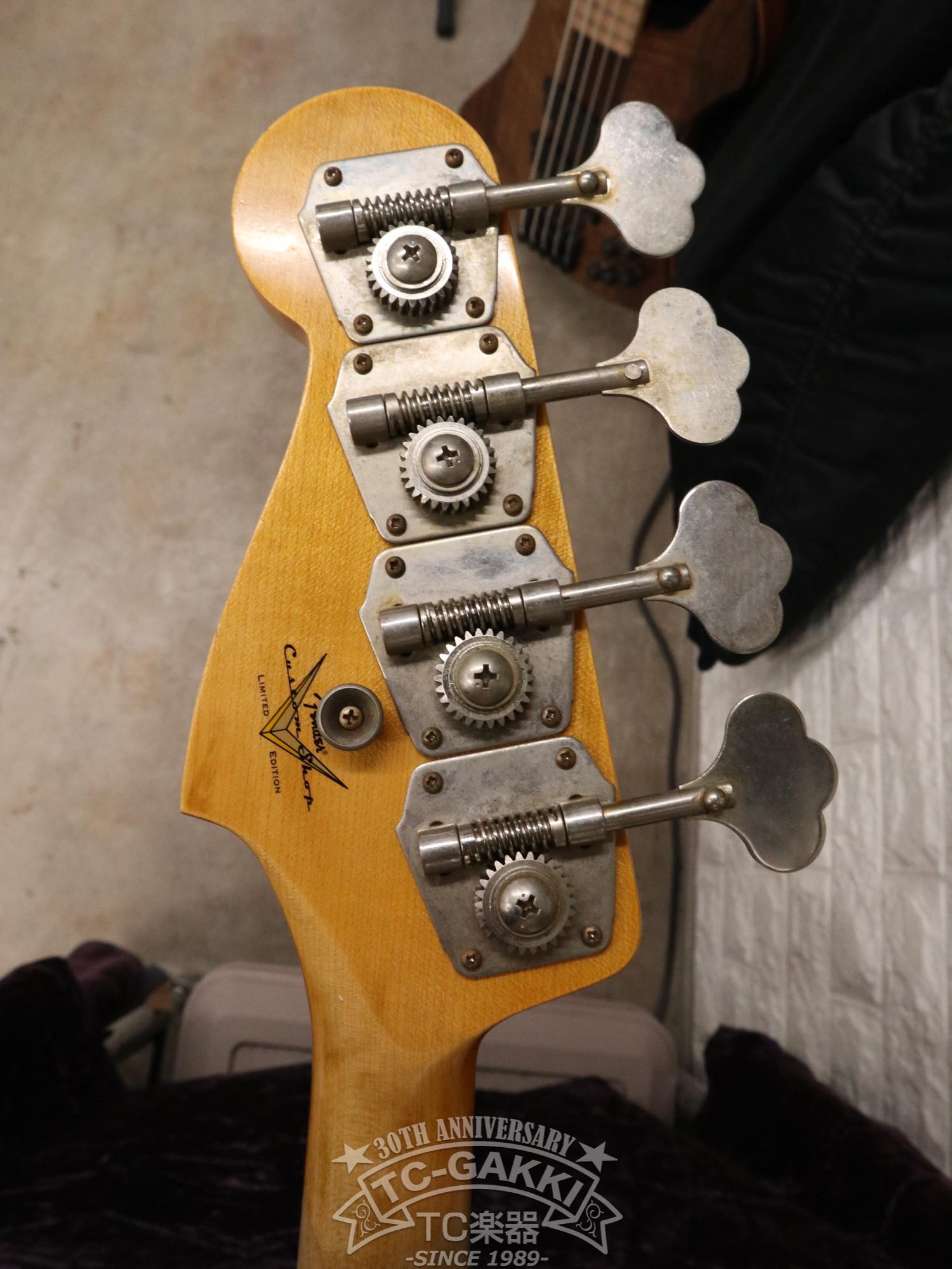 LTD 64 Jazz Bass Journeyman Relic