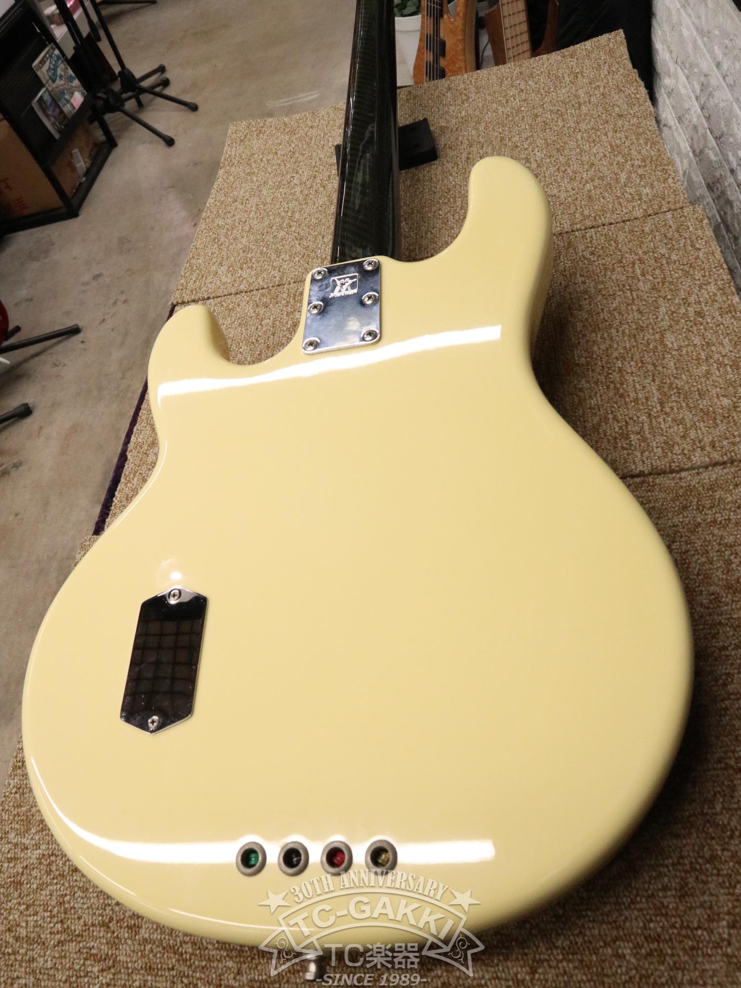 MUSIC MAN StingRay NAMM 100TH ANNIVERSARY LTD EDITIONAnniversary Status Graphite Neck /Classic StingRay 2EQ Body