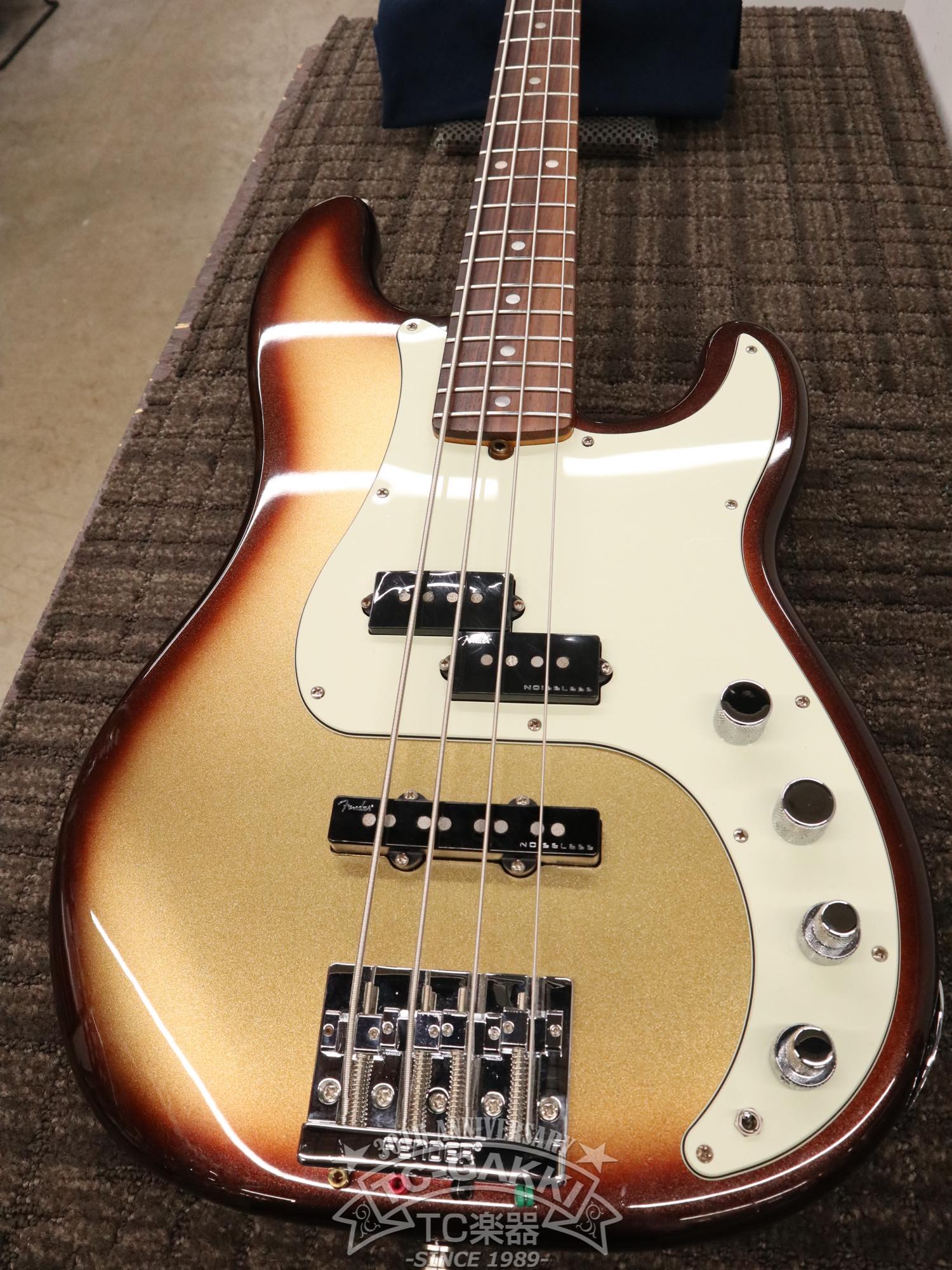 Fender USA 2023 American Ultra Precision Bass