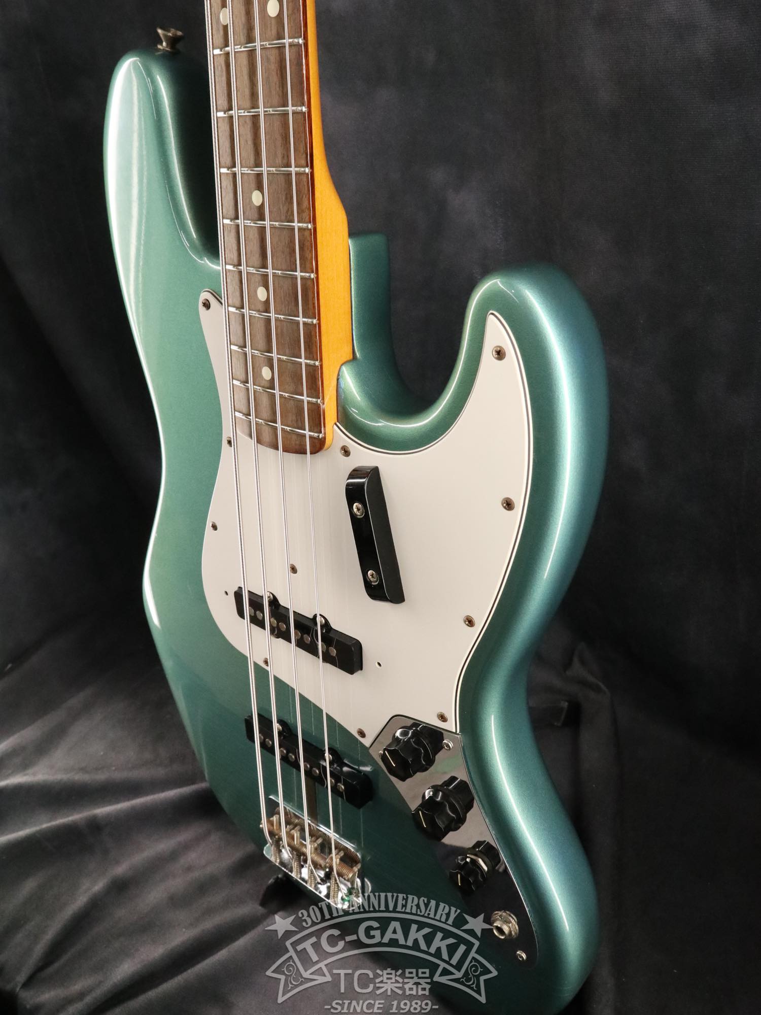 American Vintage '62 Jazz Bass