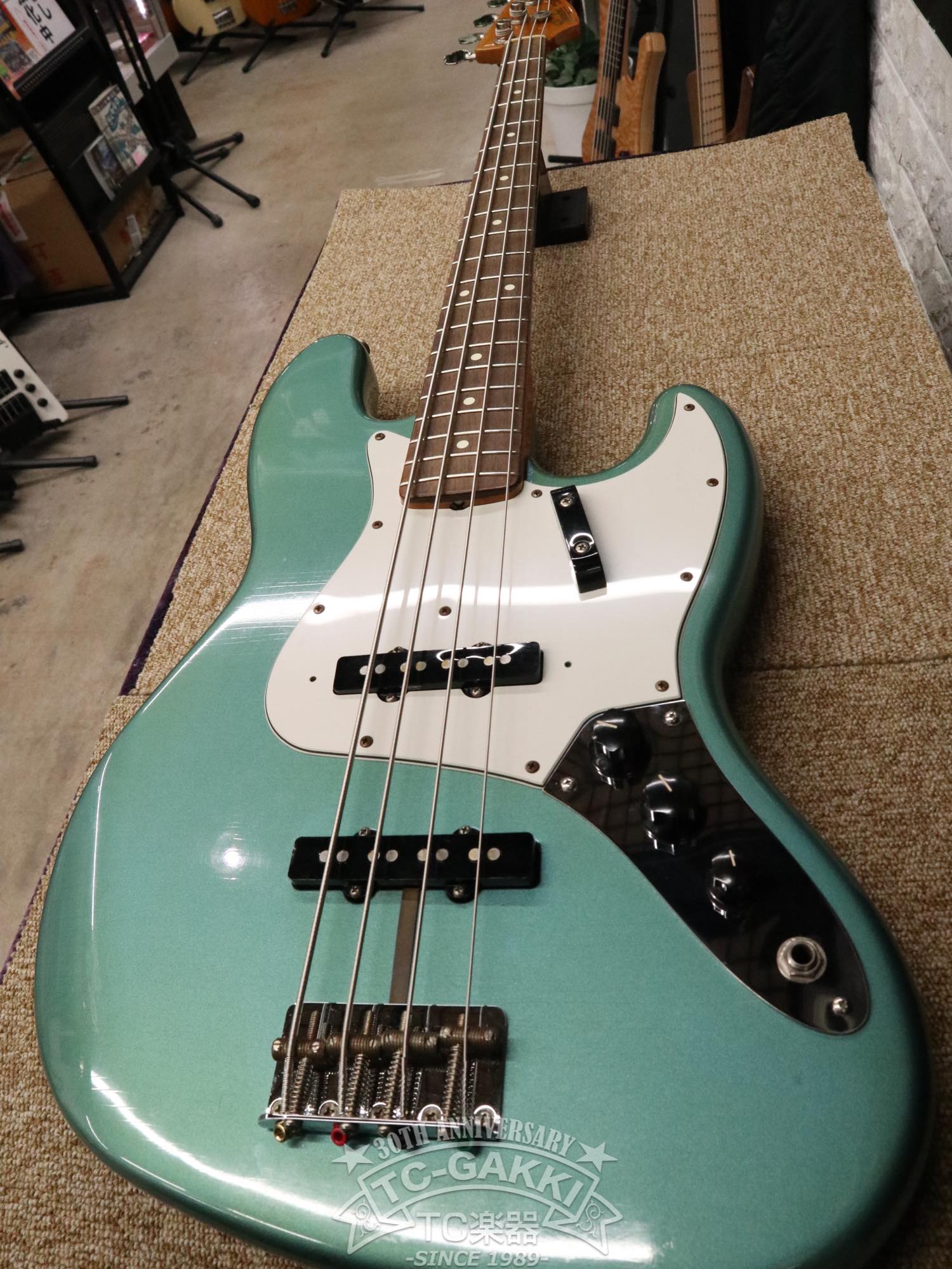 American Vintage '62 Jazz Bass
