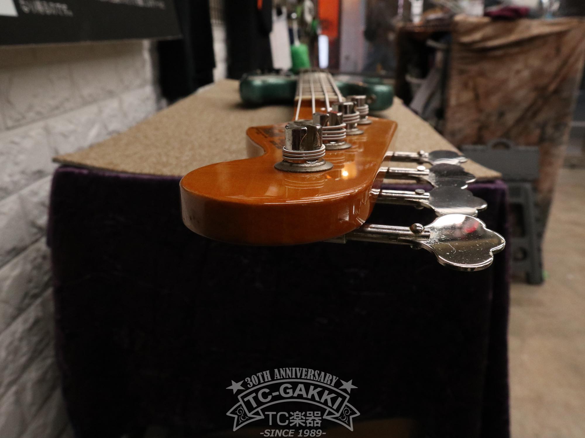 American Vintage '62 Jazz Bass