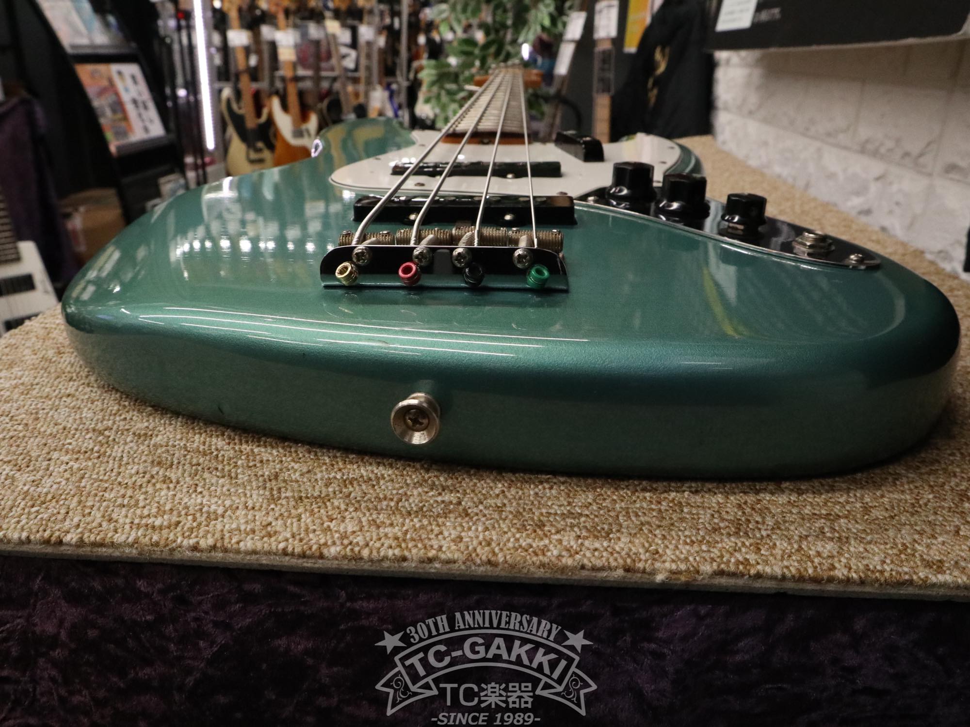 American Vintage '62 Jazz Bass