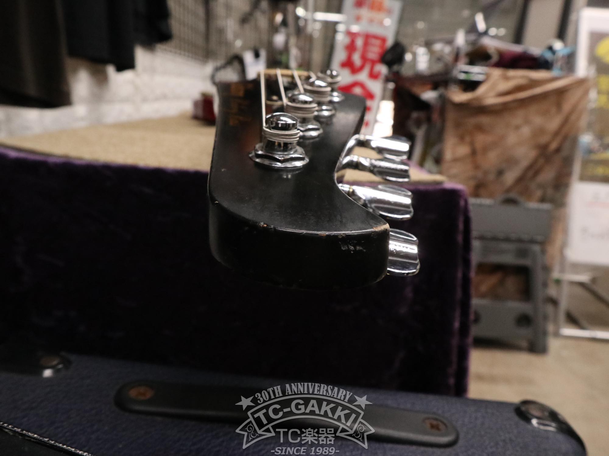 Gibson Victory Bass Standard Refinish von 1982